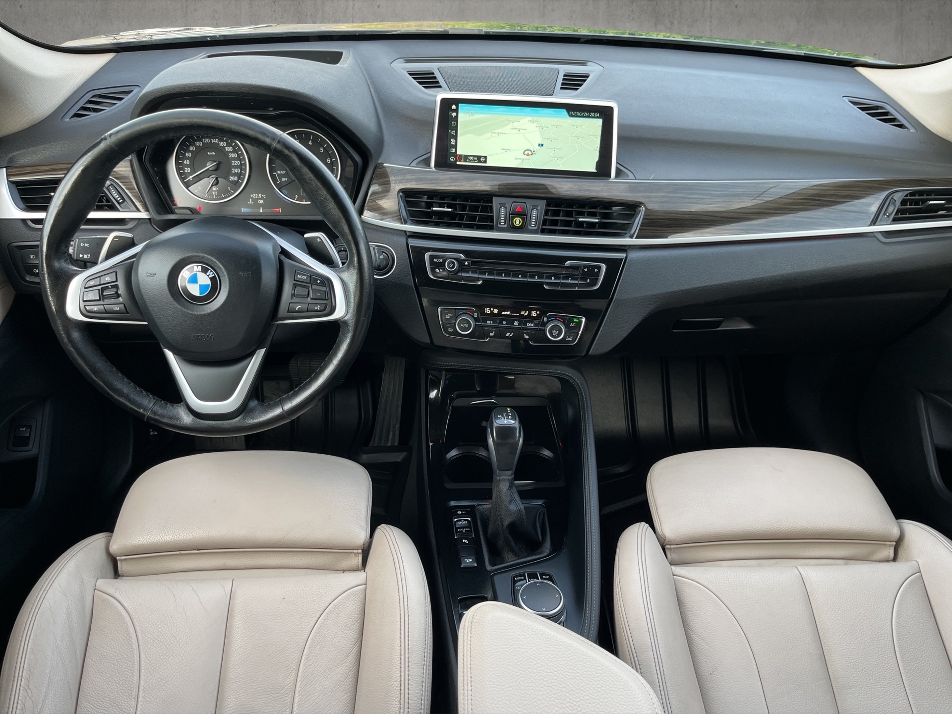 BMW X1 xDrive 20i xLine Steptronic-image-8