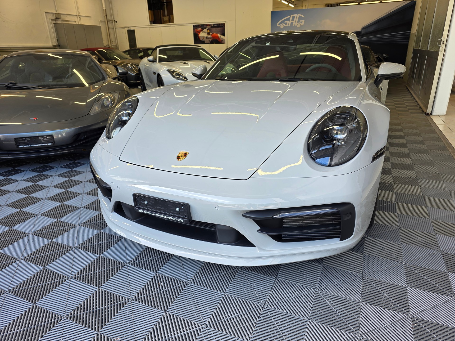 PORSCHE 911 Carrera 4S