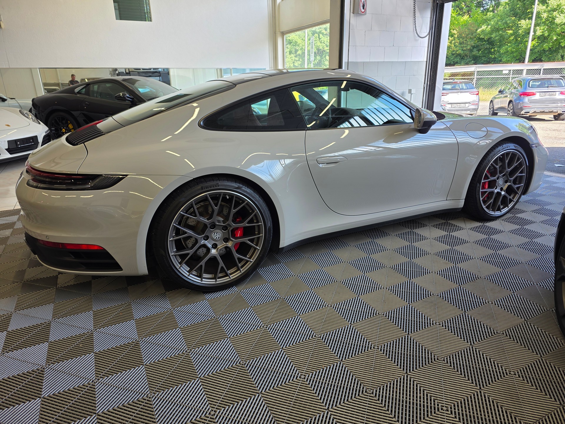 PORSCHE 911 Carrera 4S-showroom-element-2