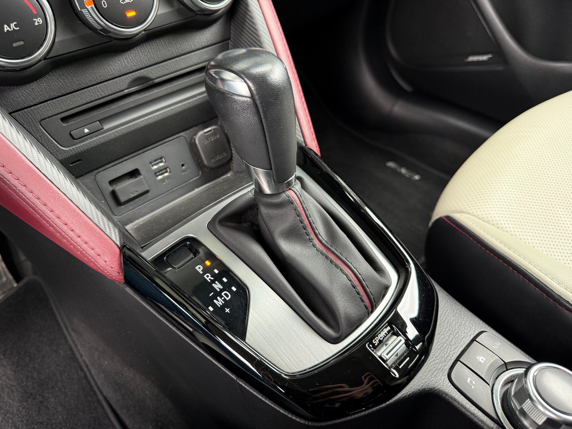 MAZDA CX-3 2.0 Revolution AWD Skyactiv Drive-image-10