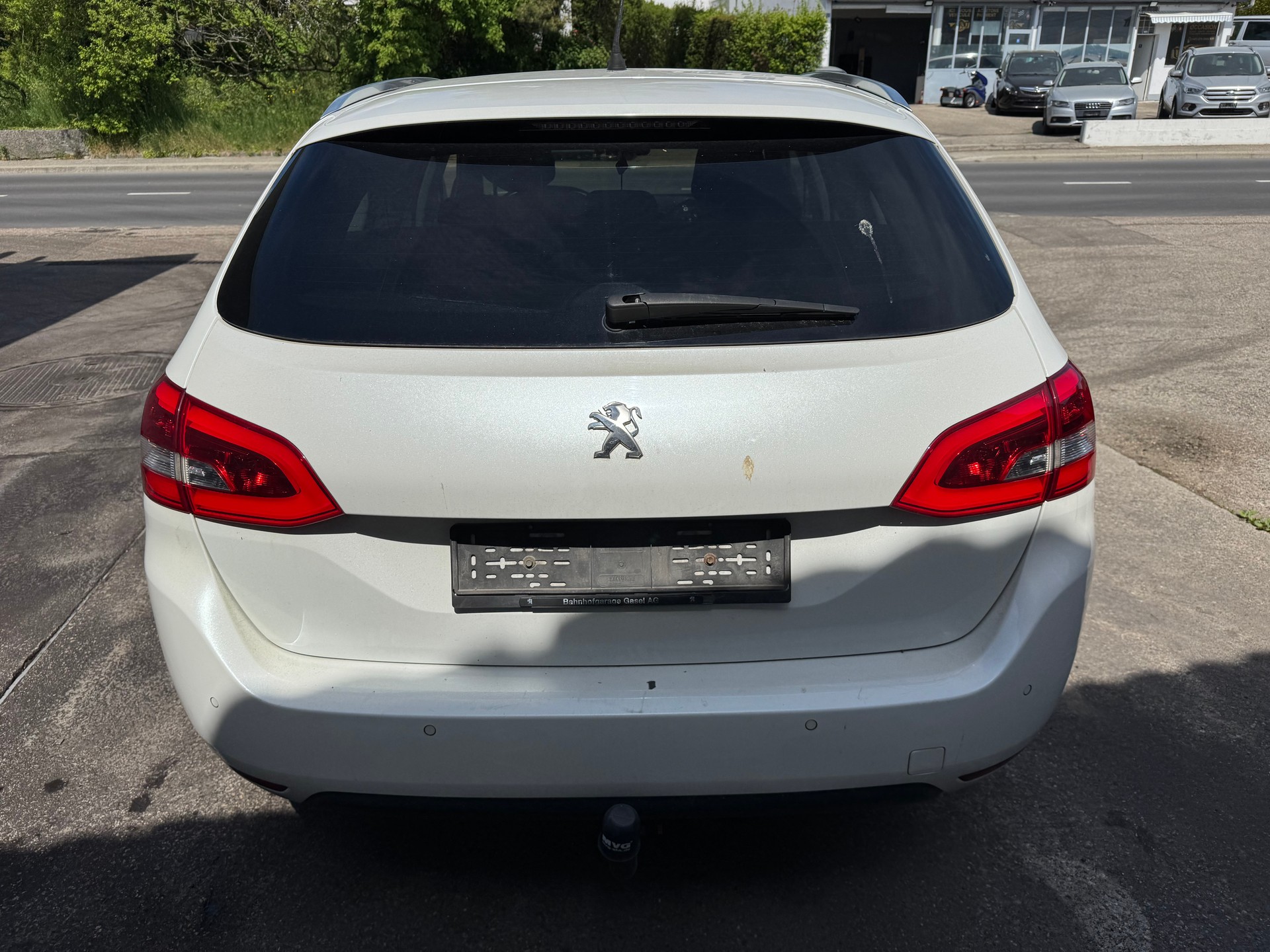 PEUGEOT 308 SW 2.0 BlueHDI Allure-image-4