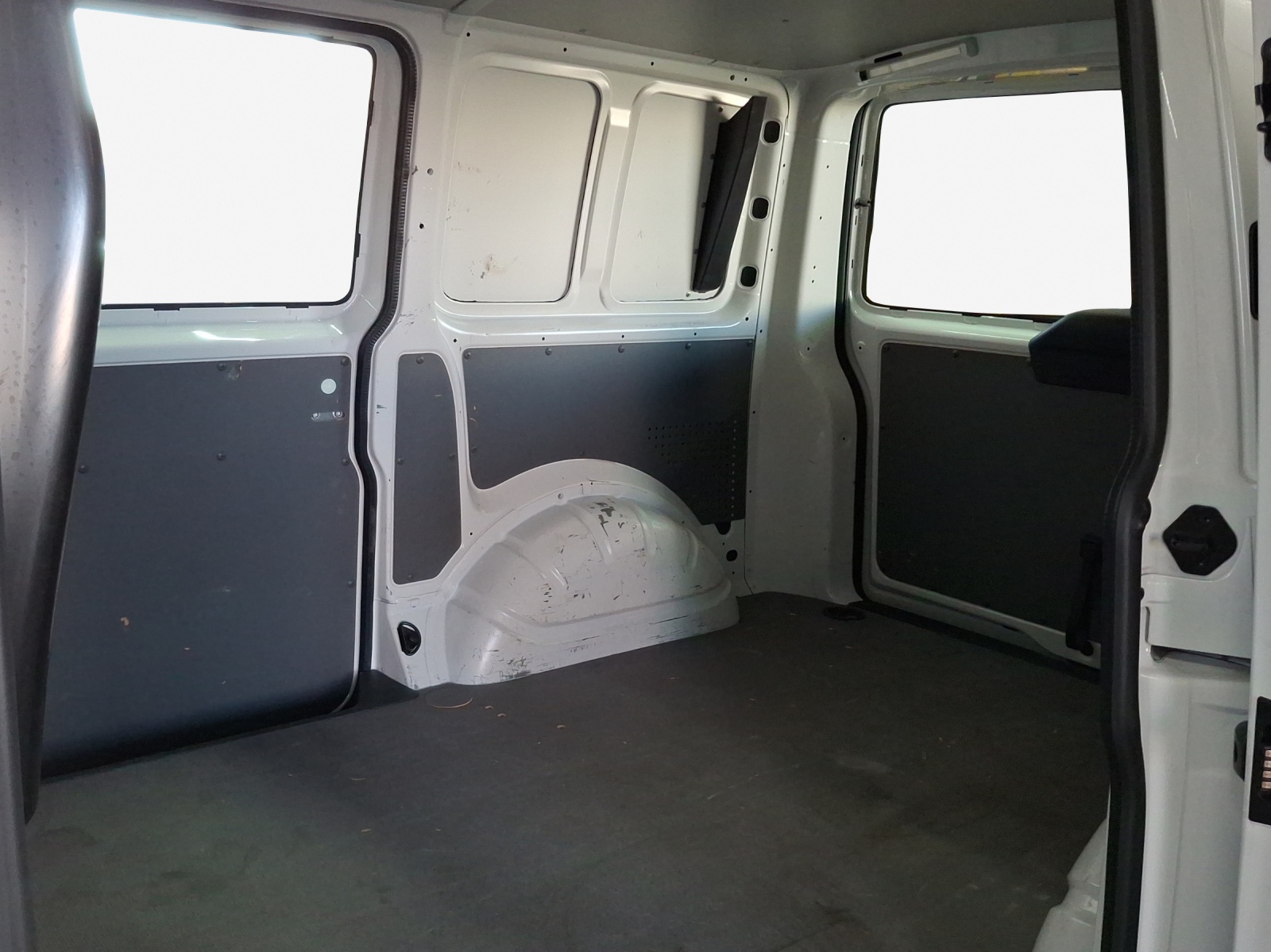 VW T6.1 2.0 TDI-image-11