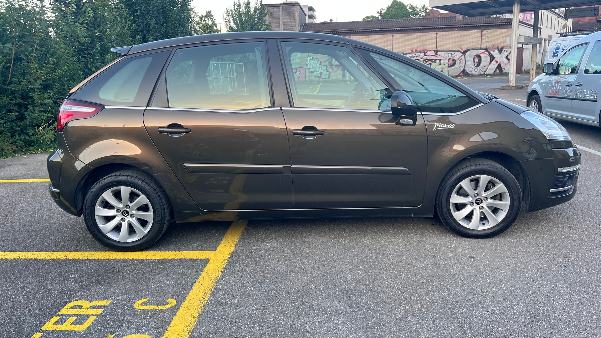 CITROEN C4 Picasso 1.6i 16V THP Swiss Style EGS6-image-1
