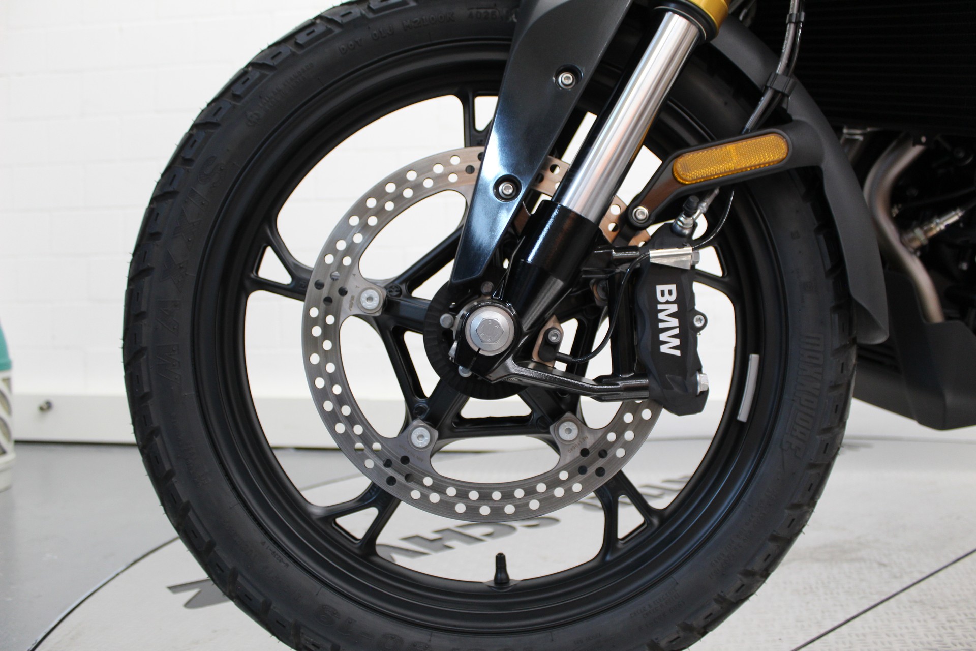 BMW F 450 GS-image-7