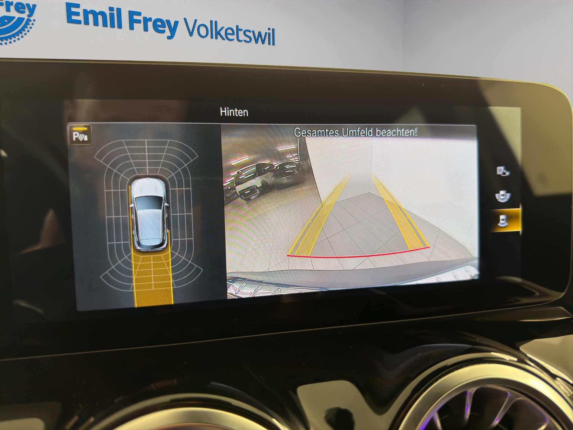 MERCEDES-BENZ EQA 250 AMG Line-image-9