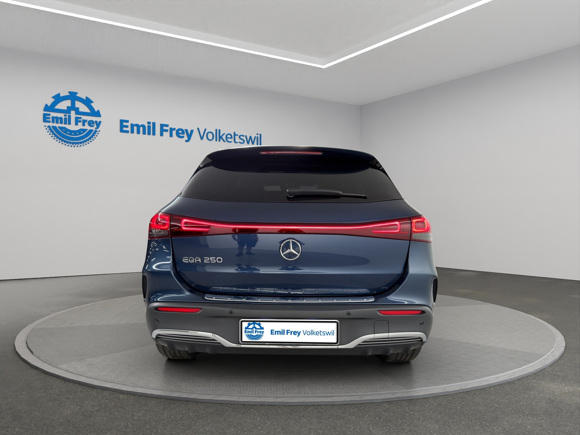 MERCEDES-BENZ EQA 250 AMG Line-image-11