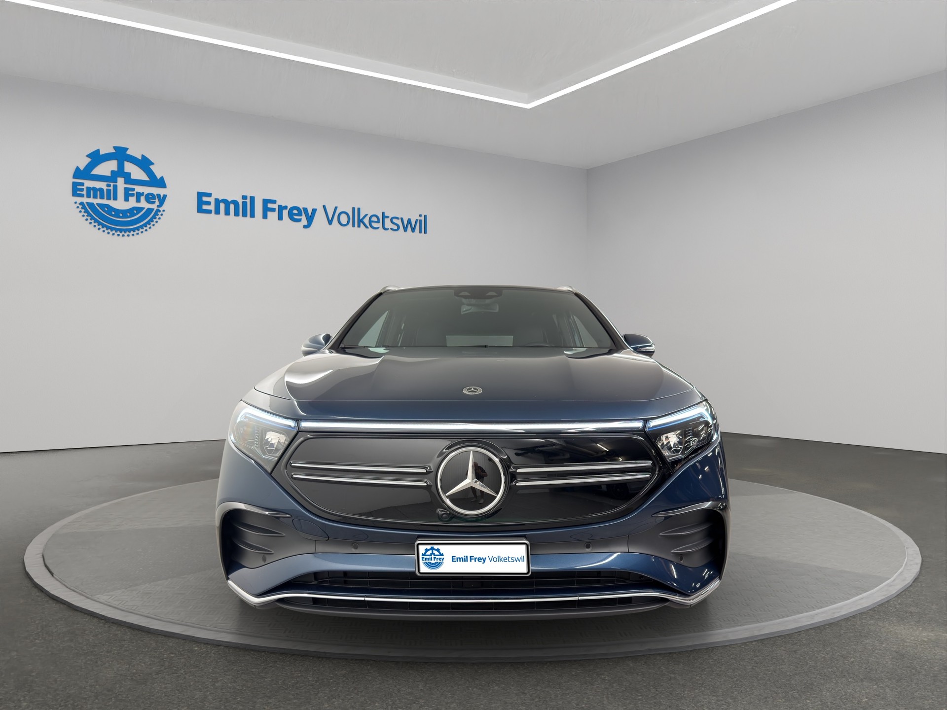 MERCEDES-BENZ EQA 250 AMG Line-image-4