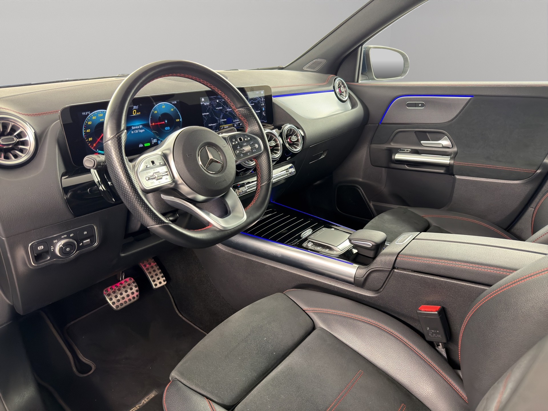 MERCEDES-BENZ EQA 250 AMG Line-image-8