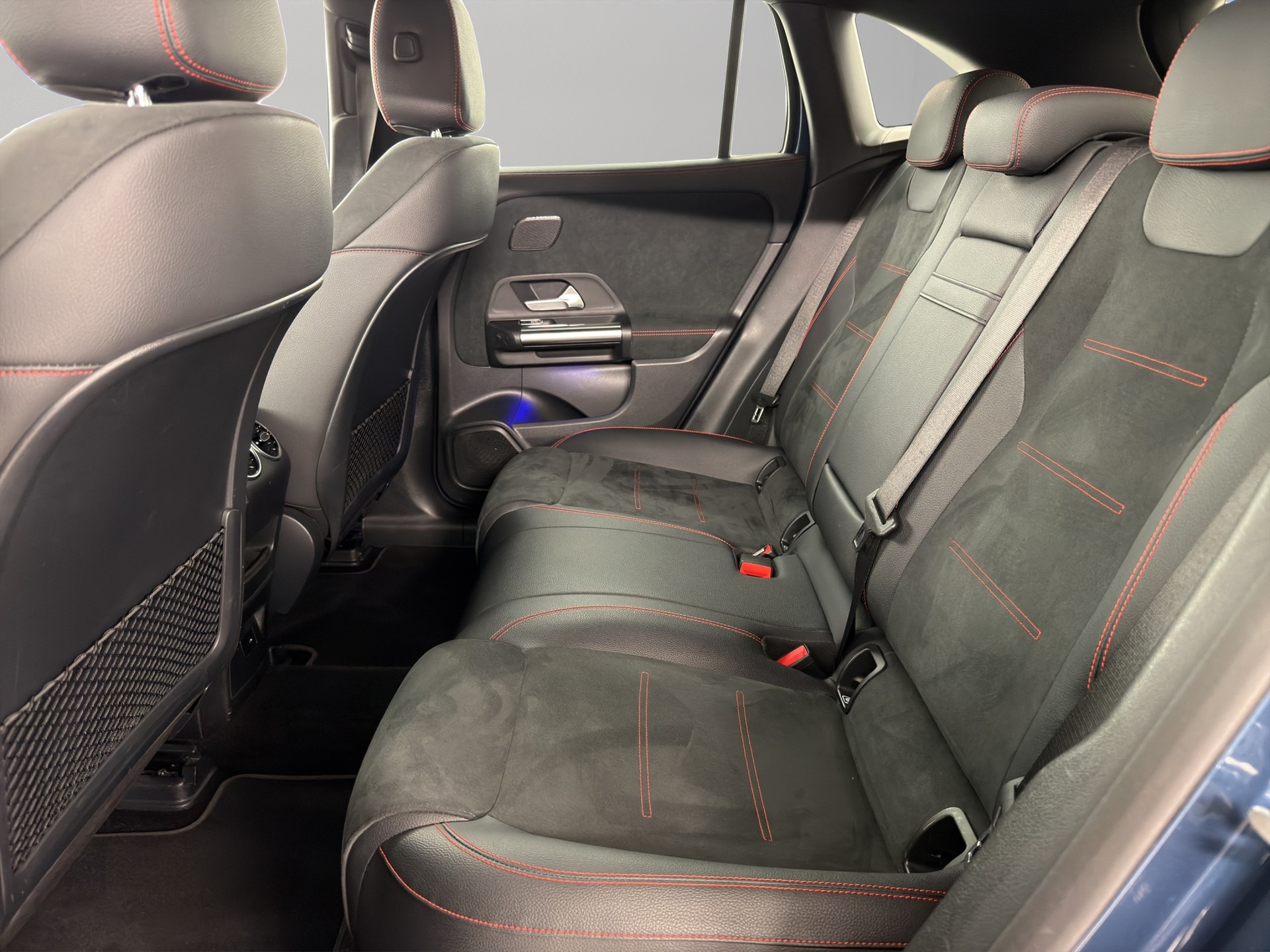 MERCEDES-BENZ EQA 250 AMG Line-image-6