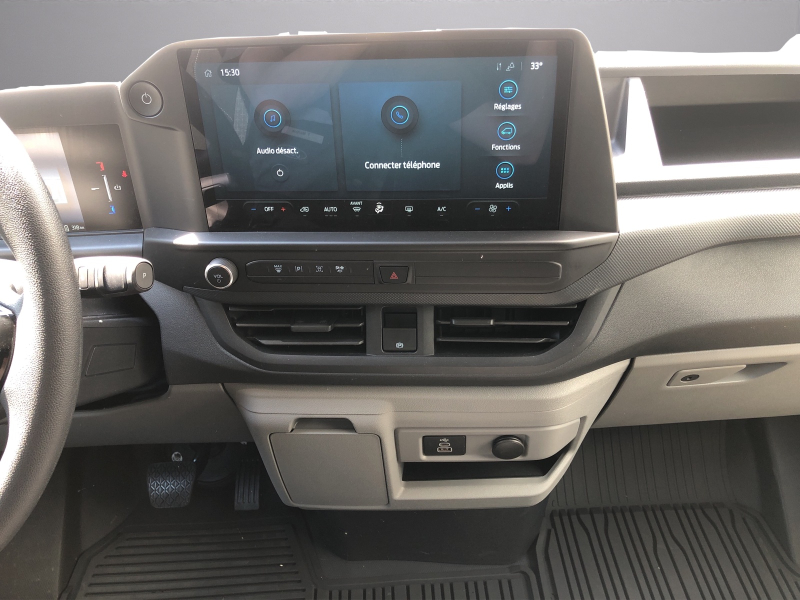 FORD E-Transit C van 320 L1 Trend-image-9