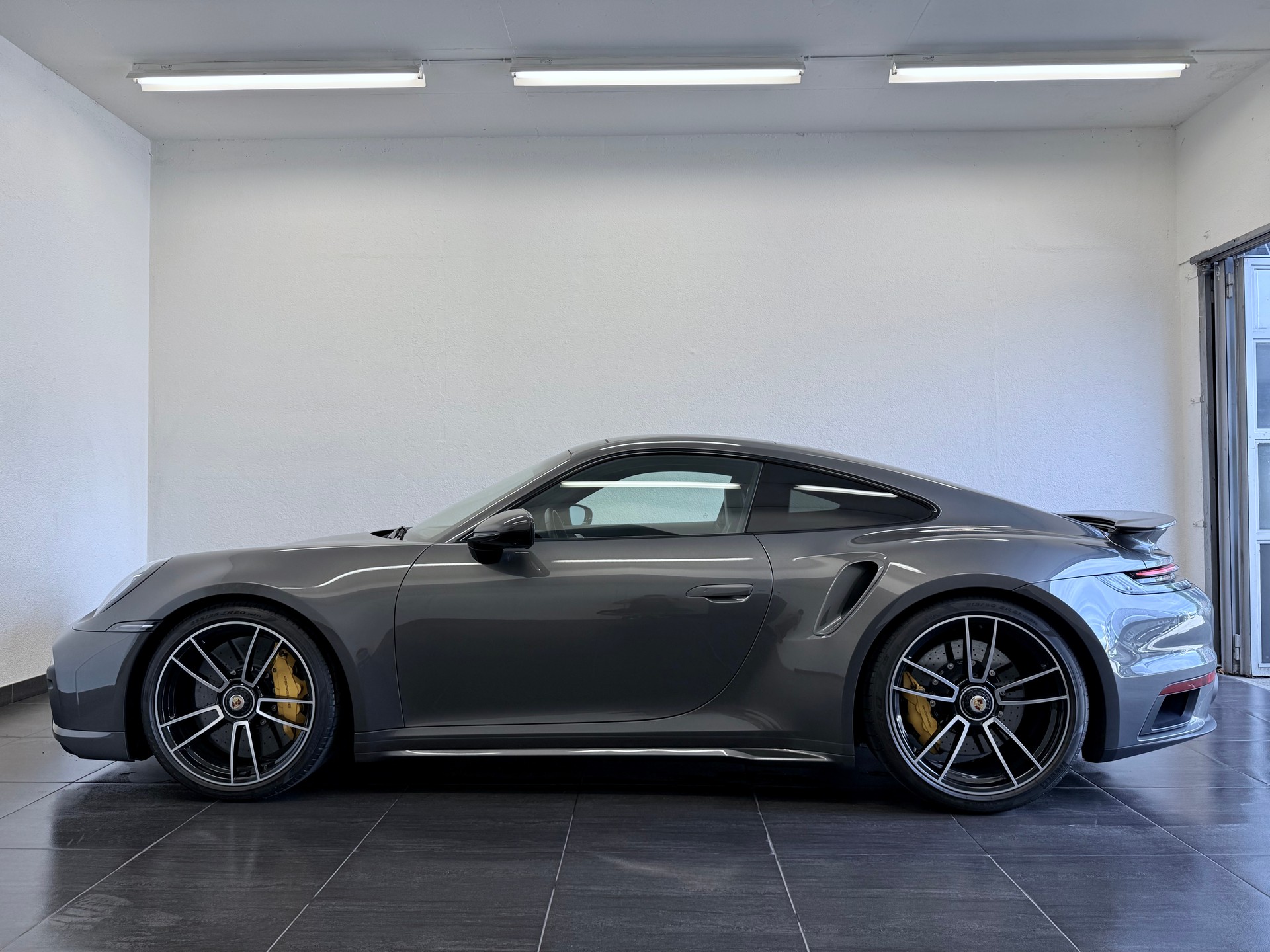 PORSCHE 911 Turbo S PDK *Porsche Approved Garantie bis 03.2029*-image-5