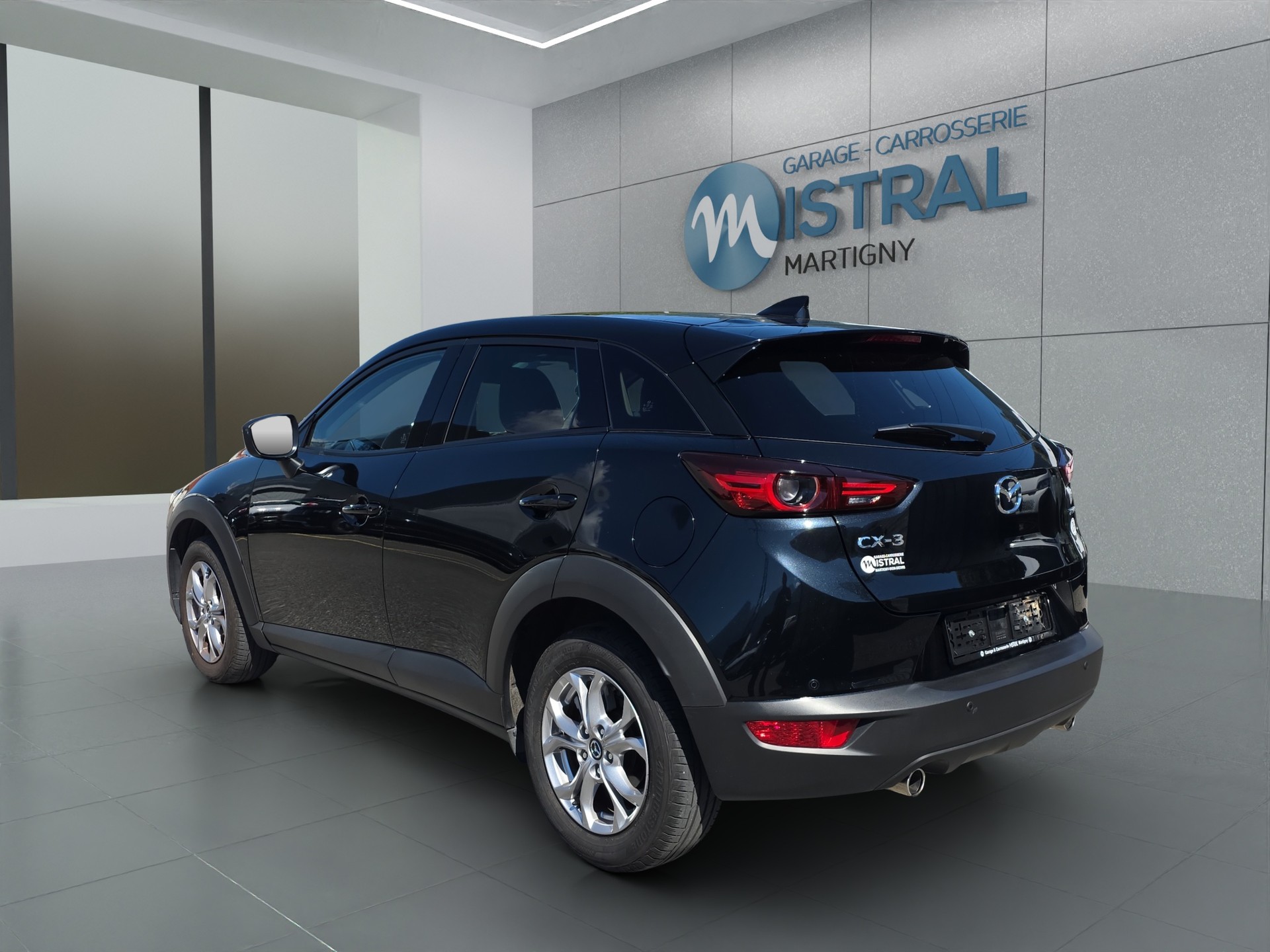 MAZDA CX-3 2.0 Ambition Plus-showroom-element-2