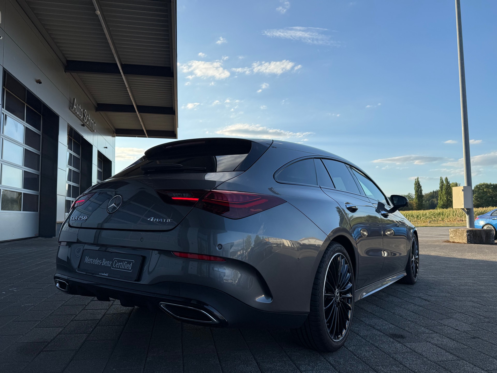 MERCEDES-BENZ CLA Shooting Brake 250 AMG Line 4Matic 8G-DCT-showroom-element-2