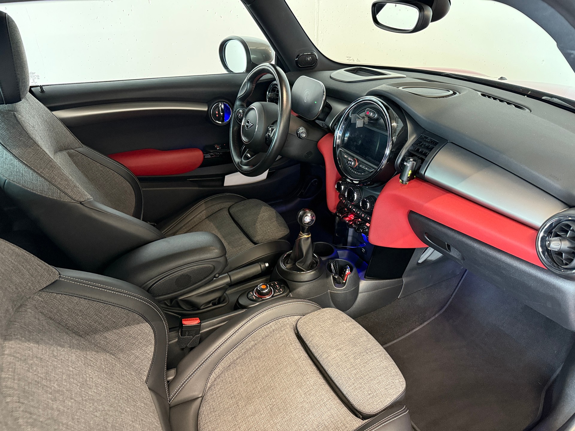 MINI COOPER S | HANDSCHALTUNG | OZ FELGEN | SPORTAUSPUFF | SPORTFAHRWERK | JÄHRLICHER SERVICE-image-12