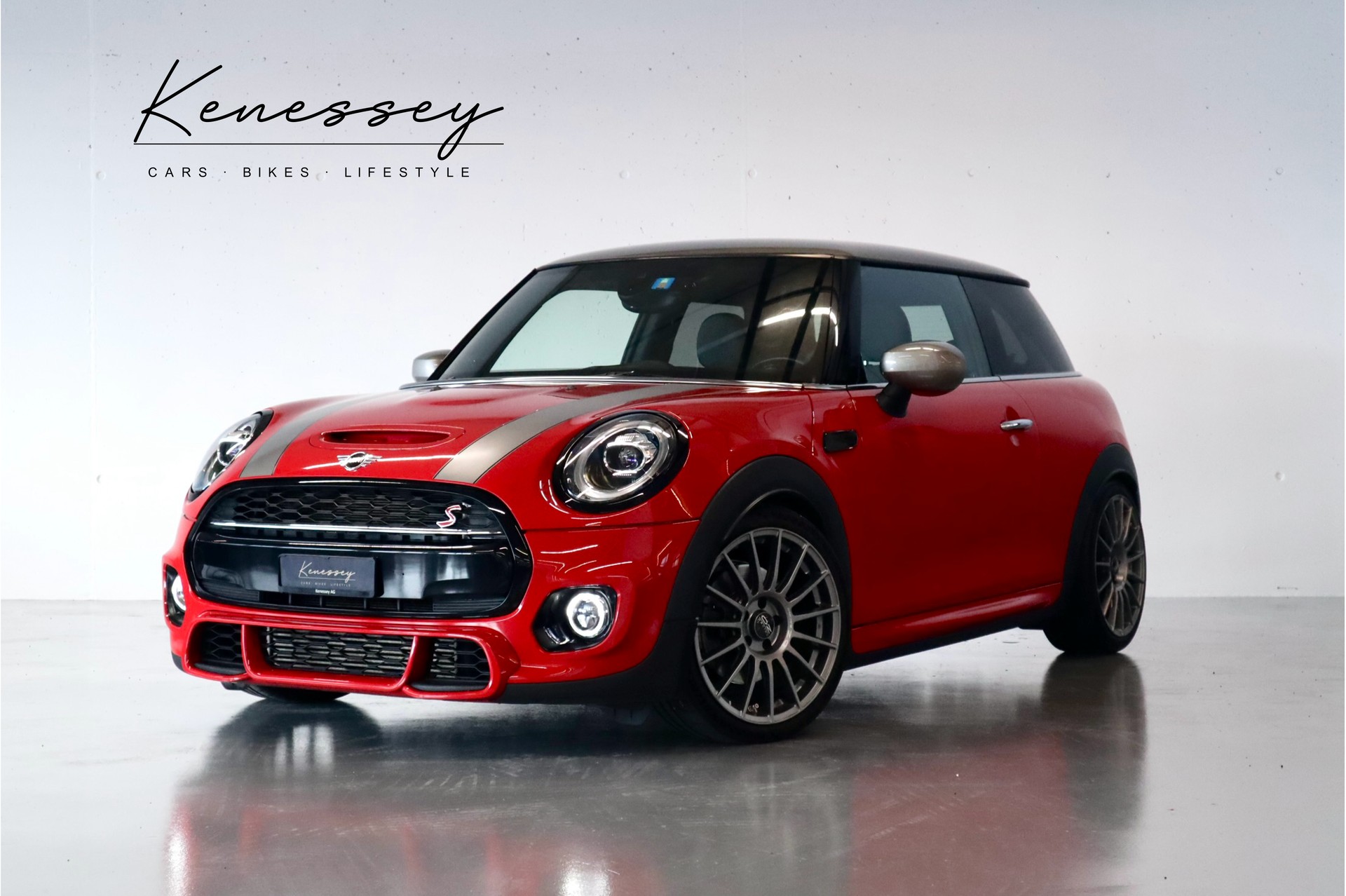 MINI COOPER S | HANDSCHALTUNG | OZ FELGEN | SPORTAUSPUFF | SPORTFAHRWERK | JÄHRLICHER SERVICE