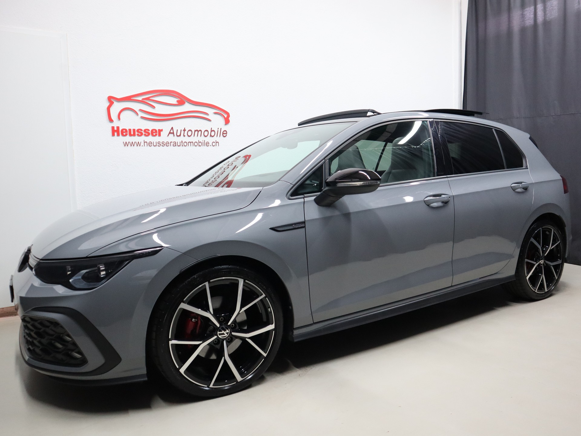 VW Golf 2.0 TDI GTD DSG - Panorama - Leder - Harman/Kardon - Head-Up - AHK - Kamera - 200 PS-showroom-element-1