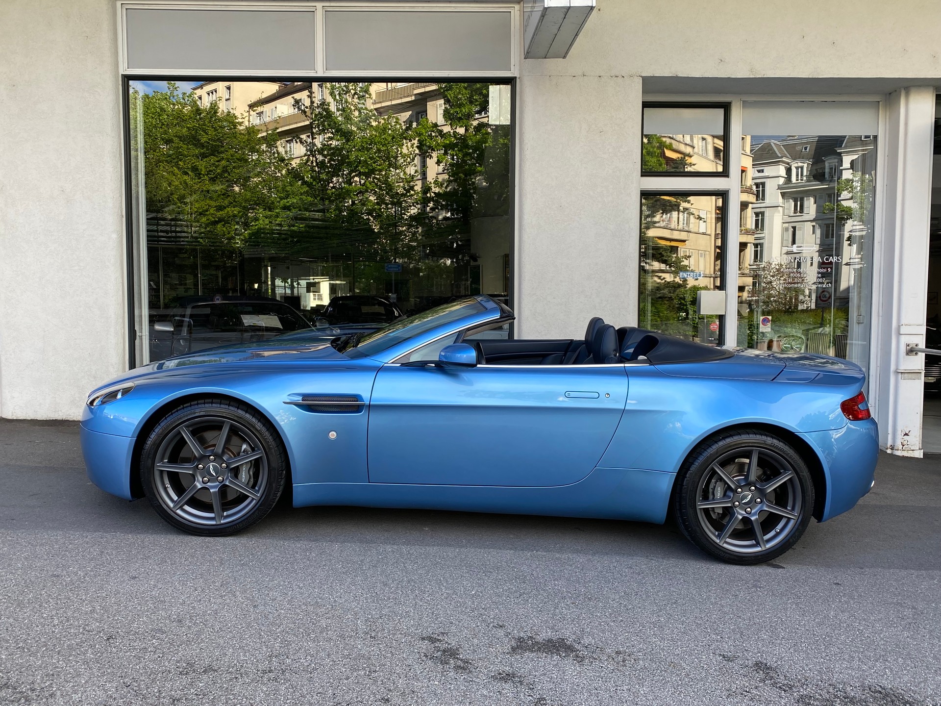ASTON MARTIN V8 Vantage 4.3-image-2