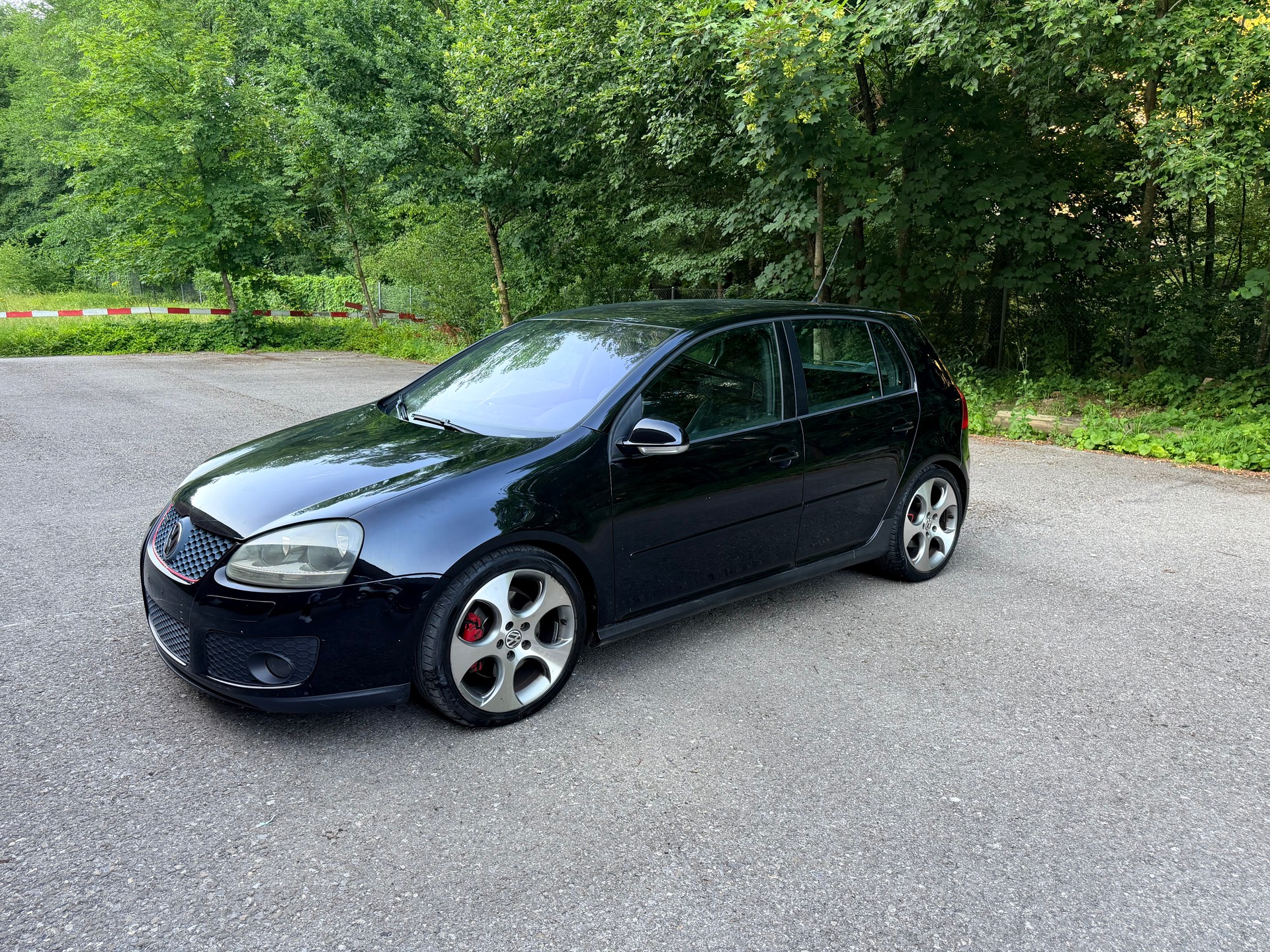 VW Golf 2.0 TFSI GTI-image-1