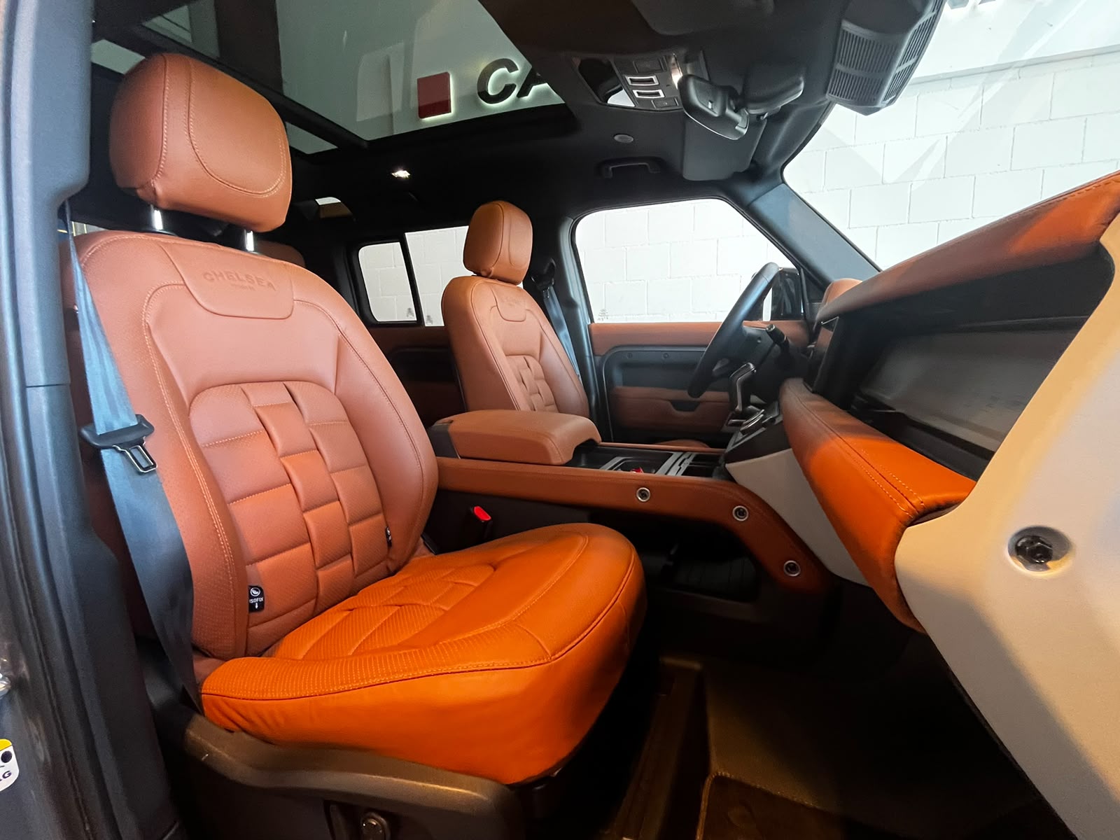 LAND ROVER Defender 110 3.0 D I6 300 X-Dynamic SE * Urban-Umbau *-image-14