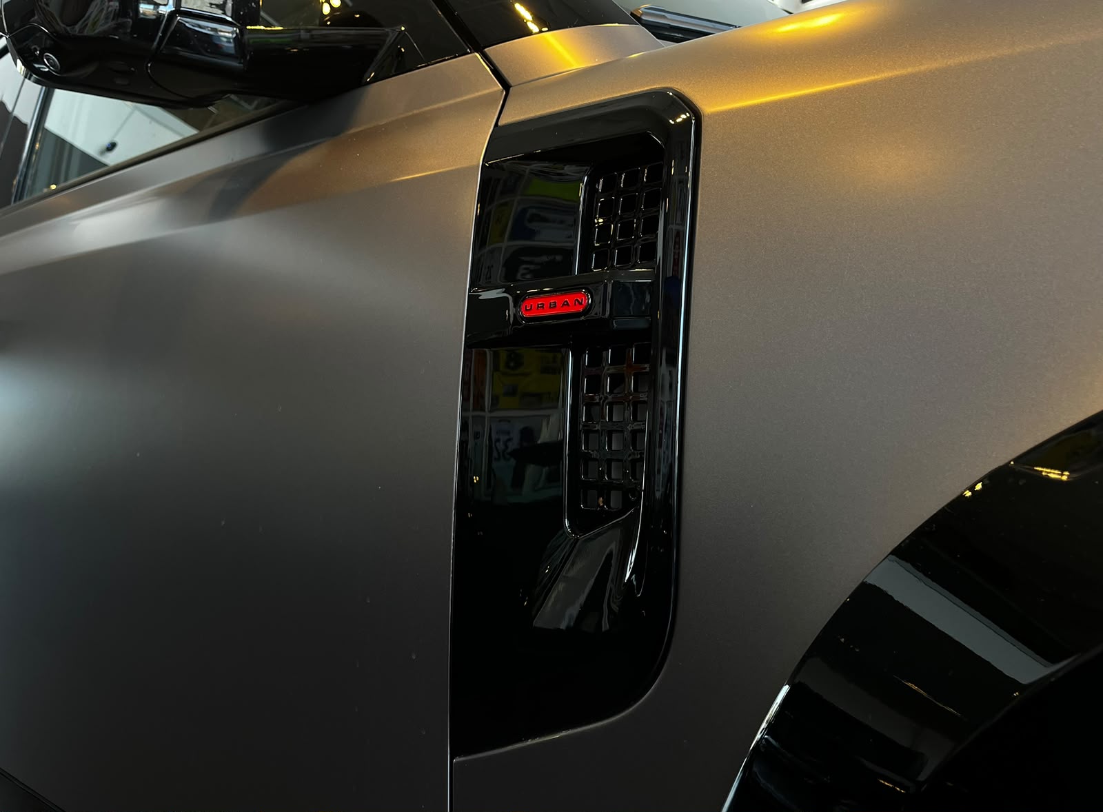 LAND ROVER Defender 110 3.0 D I6 300 X-Dynamic SE * Urban-Umbau *-image-27