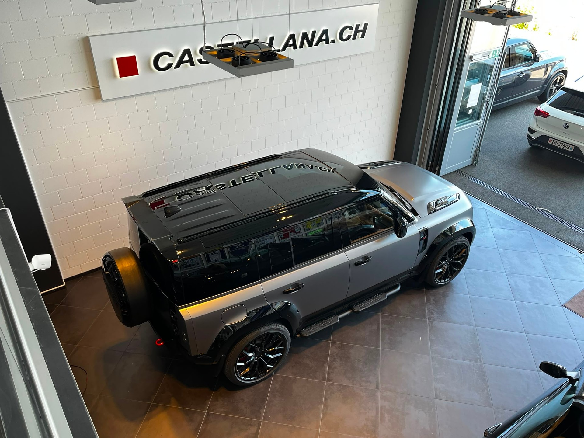 LAND ROVER Defender 110 3.0 D I6 300 X-Dynamic SE * Urban-Umbau *-image-7