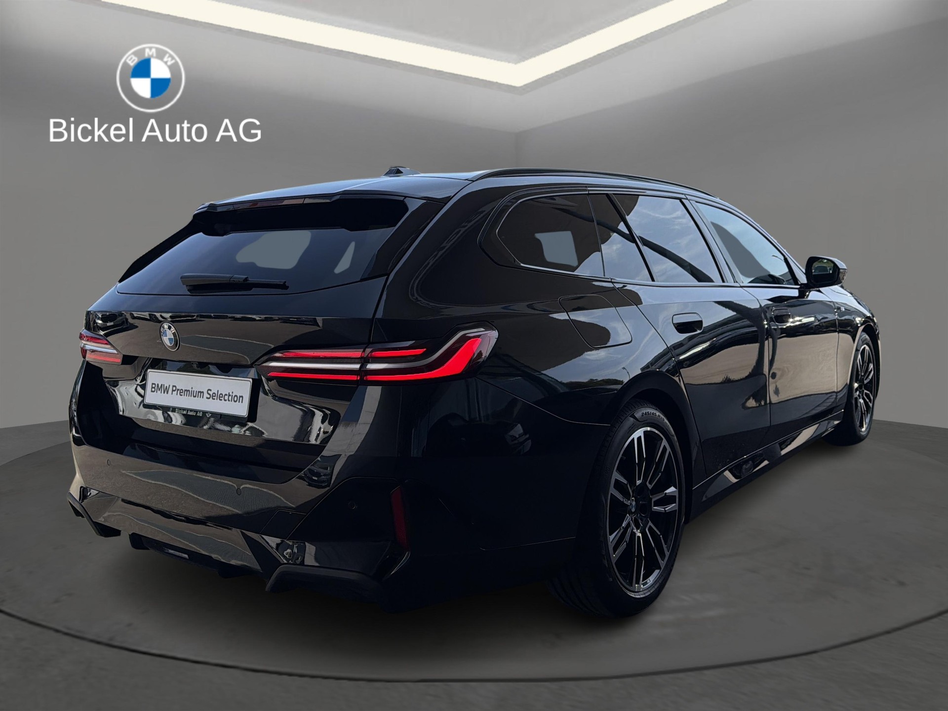 BMW 520d xDr 48V Tour M Sport-showroom-element-2