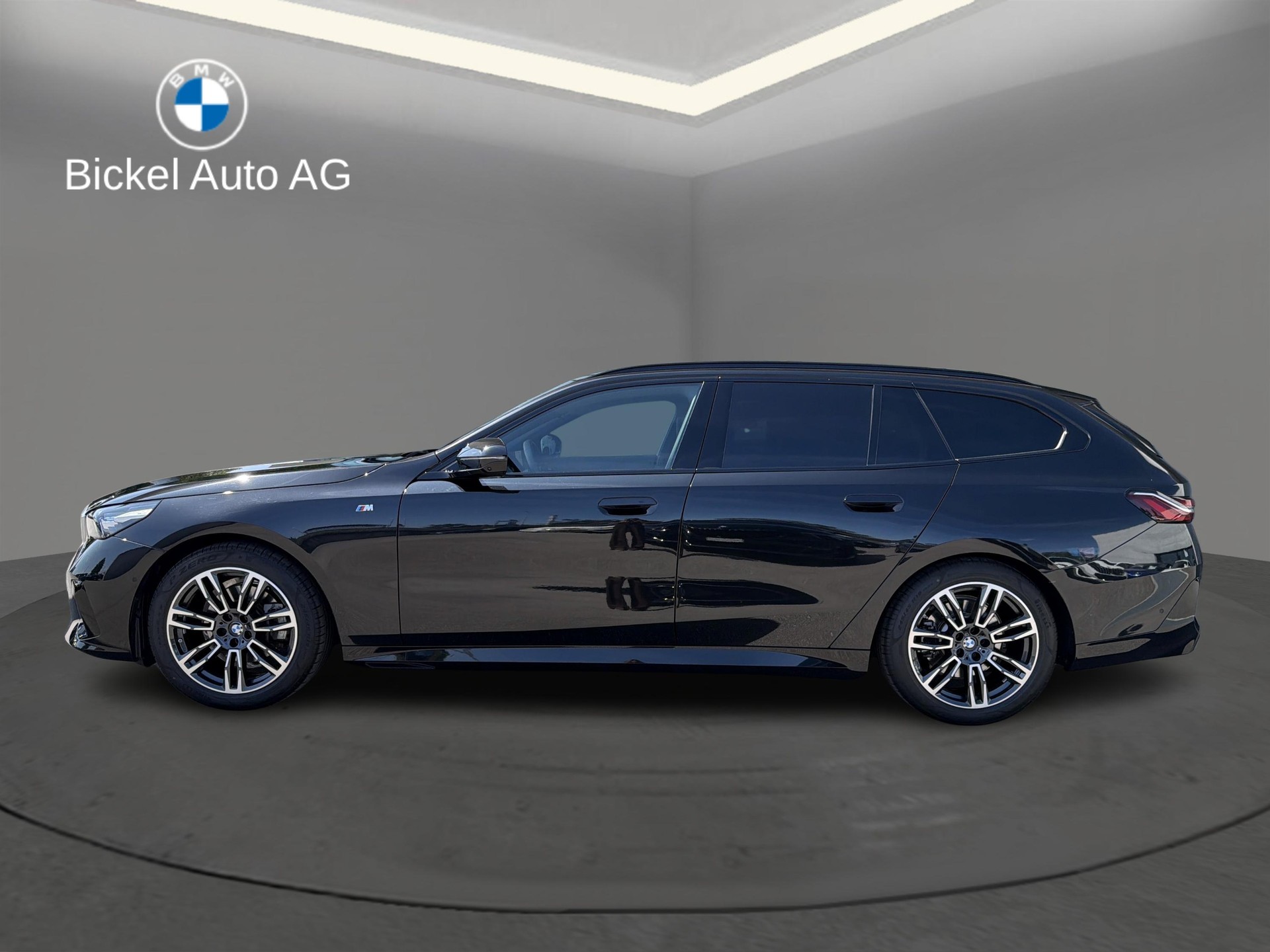 BMW 520d xDr 48V Tour M Sport-showroom-element-3
