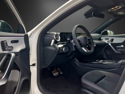 MERCEDES-BENZ A 200 Night Star 7G-DCT-image-6