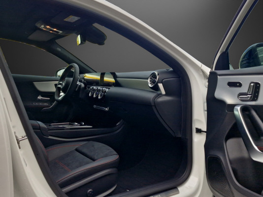 MERCEDES-BENZ A 200 Night Star 7G-DCT-image-7