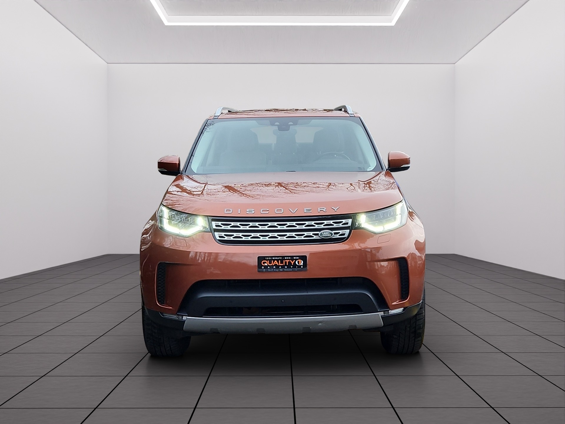 LAND ROVER Discovery 3.0 TD6 HSE Automatic 7 places-showroom-element-1