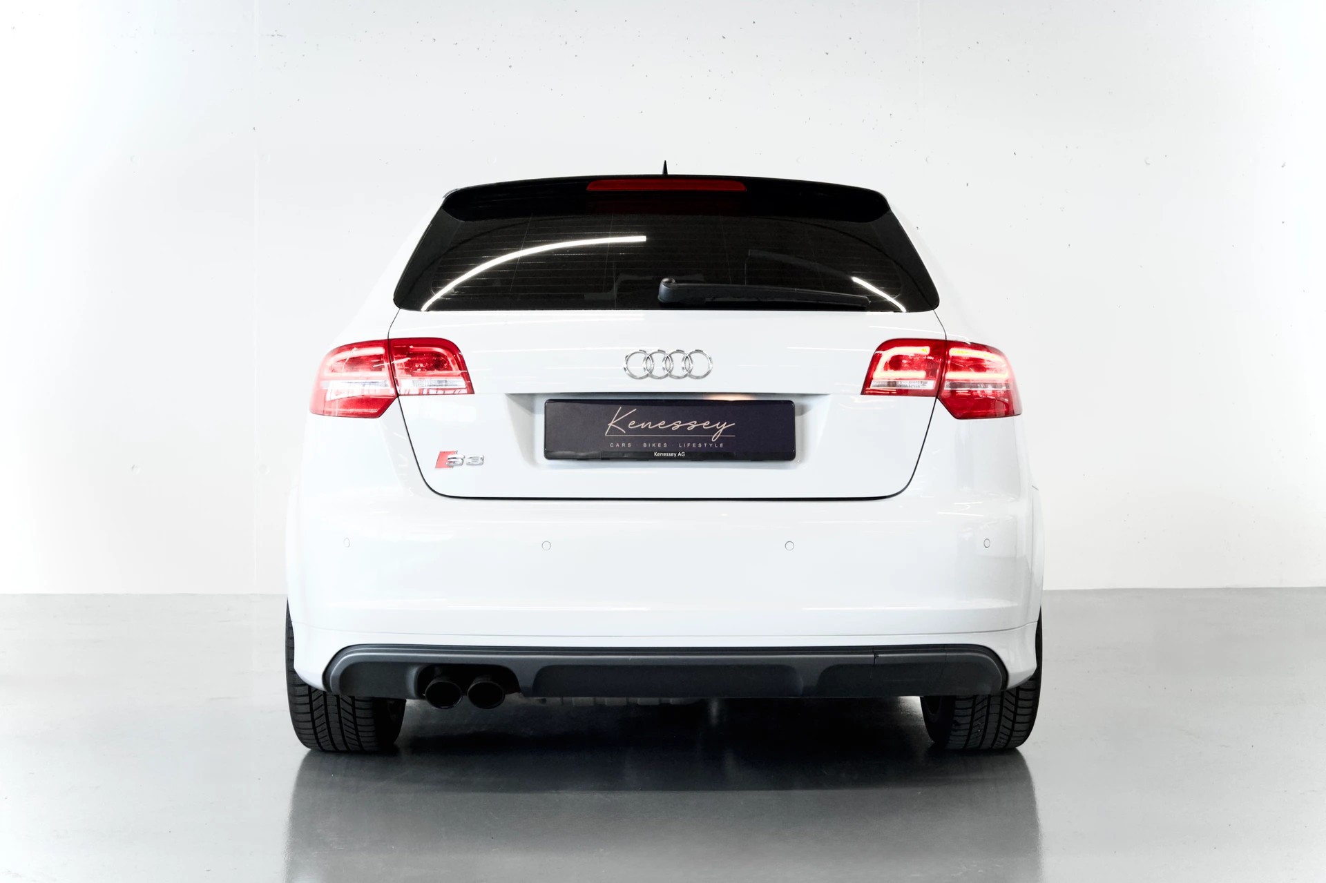 AUDI S3 SPORTBACK 2.0 TFSI QUATTRO S-TRONIC | CH-FZG | ALLRAD | LEDERSITZE | PANORAMADACH-showroom-element-2