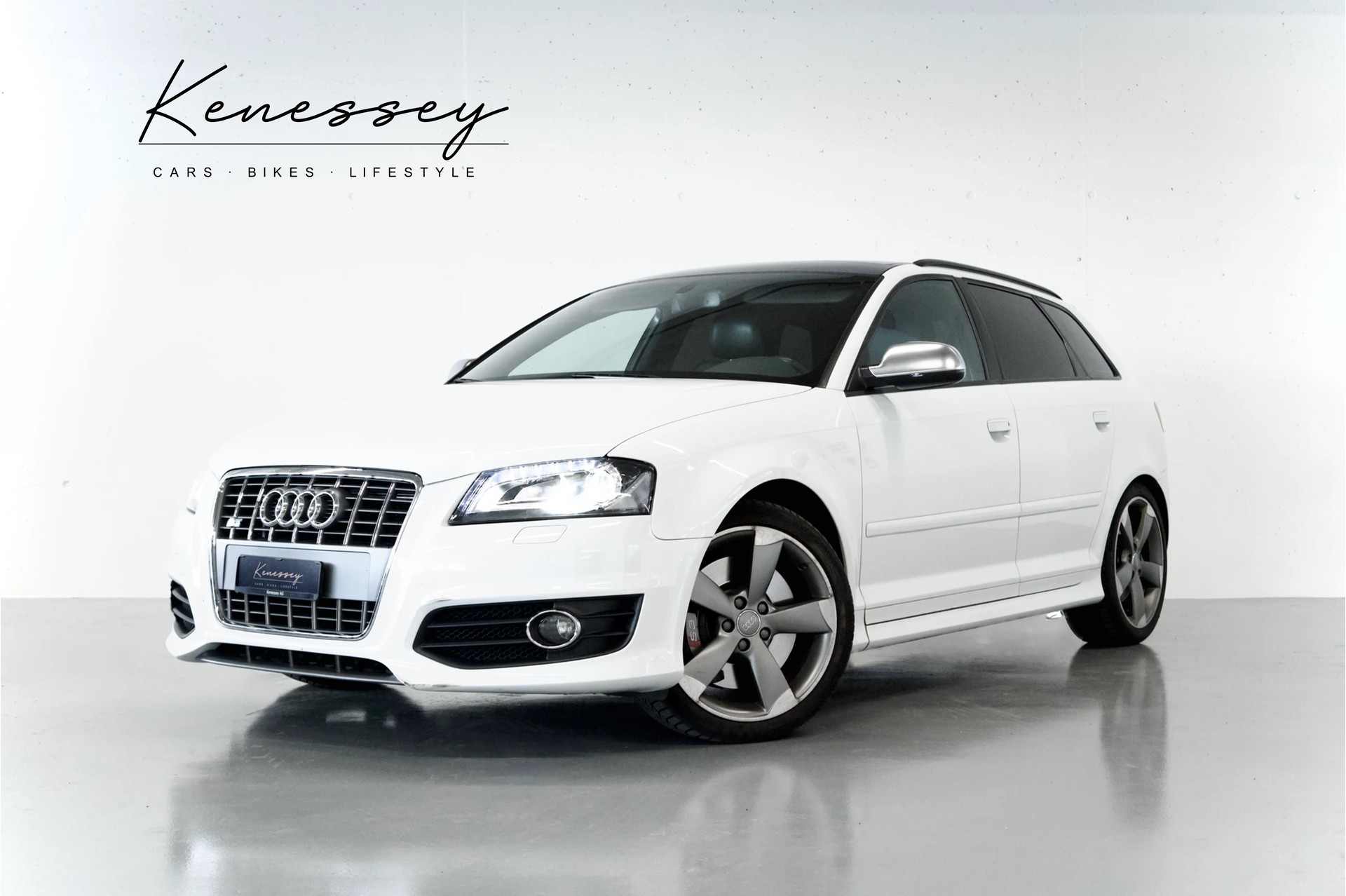 AUDI S3 SPORTBACK 2.0 TFSI QUATTRO S-TRONIC | CH-FZG | ALLRAD | LEDERSITZE | PANORAMADACH