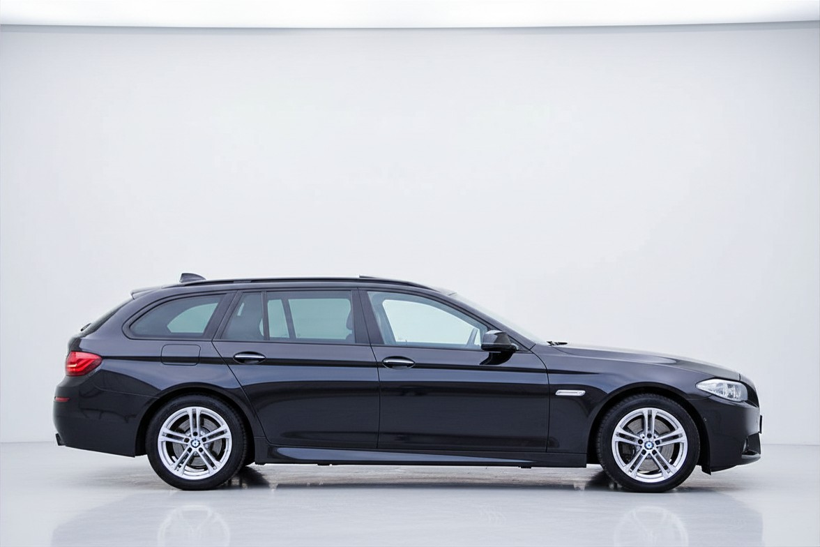 BMW 535d Touring xDrive M-Paket Platinum Sport Edition-image-5