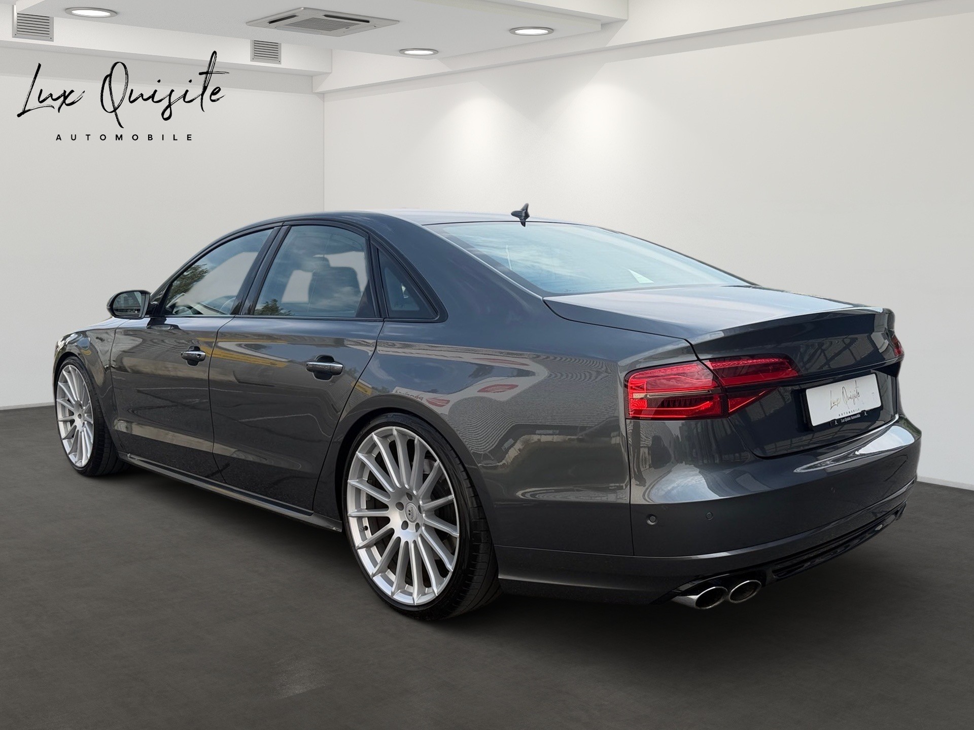 AUDI S8 4.0 TFSI V8 quattro tiptronic-image-6