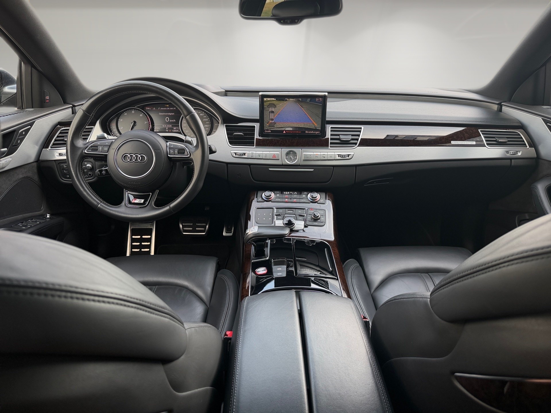 AUDI S8 4.0 TFSI V8 quattro tiptronic-image-13