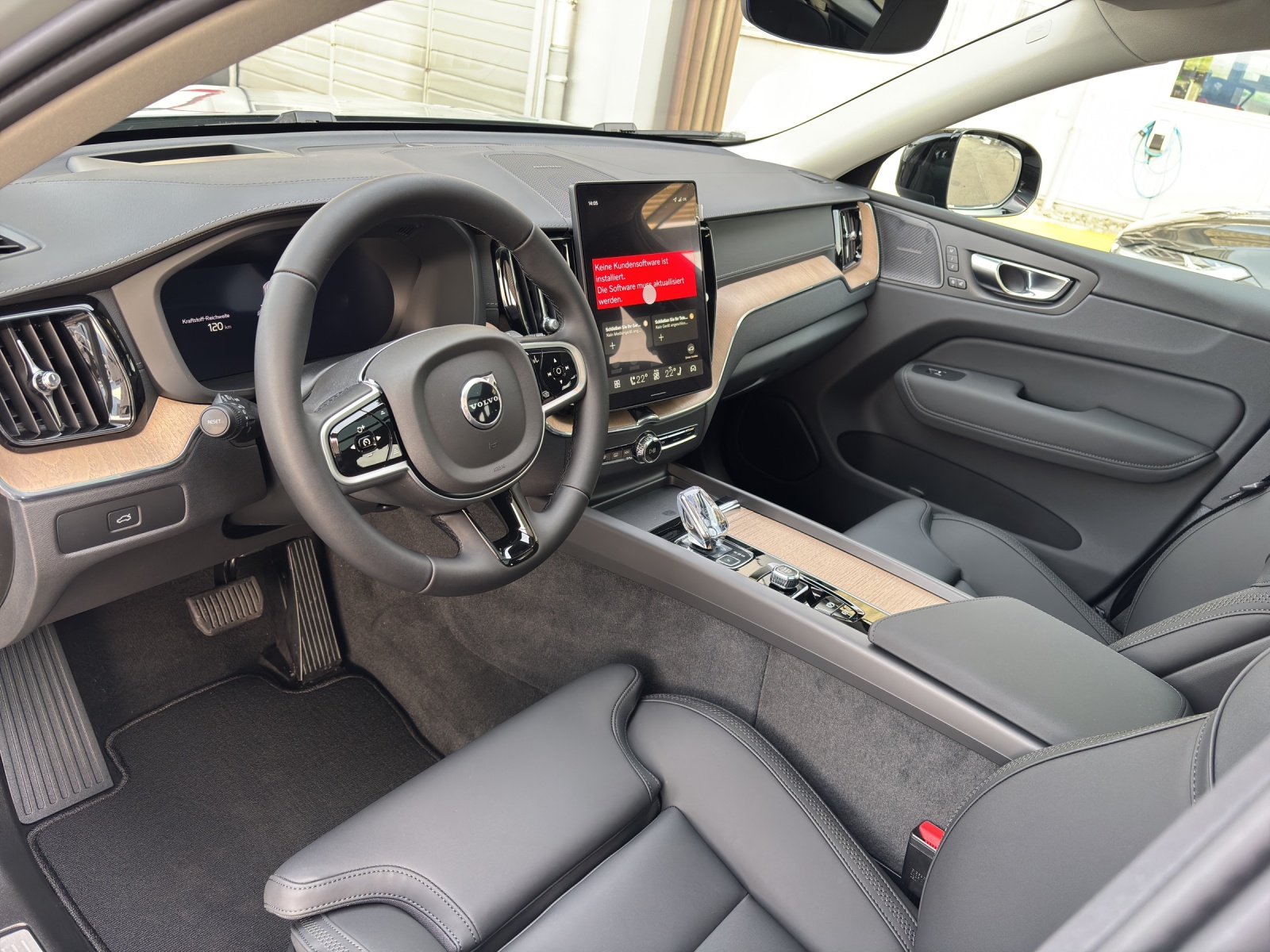 VOLVO XC60 2.0 B5 MH Ultra Dark AWD-image-8