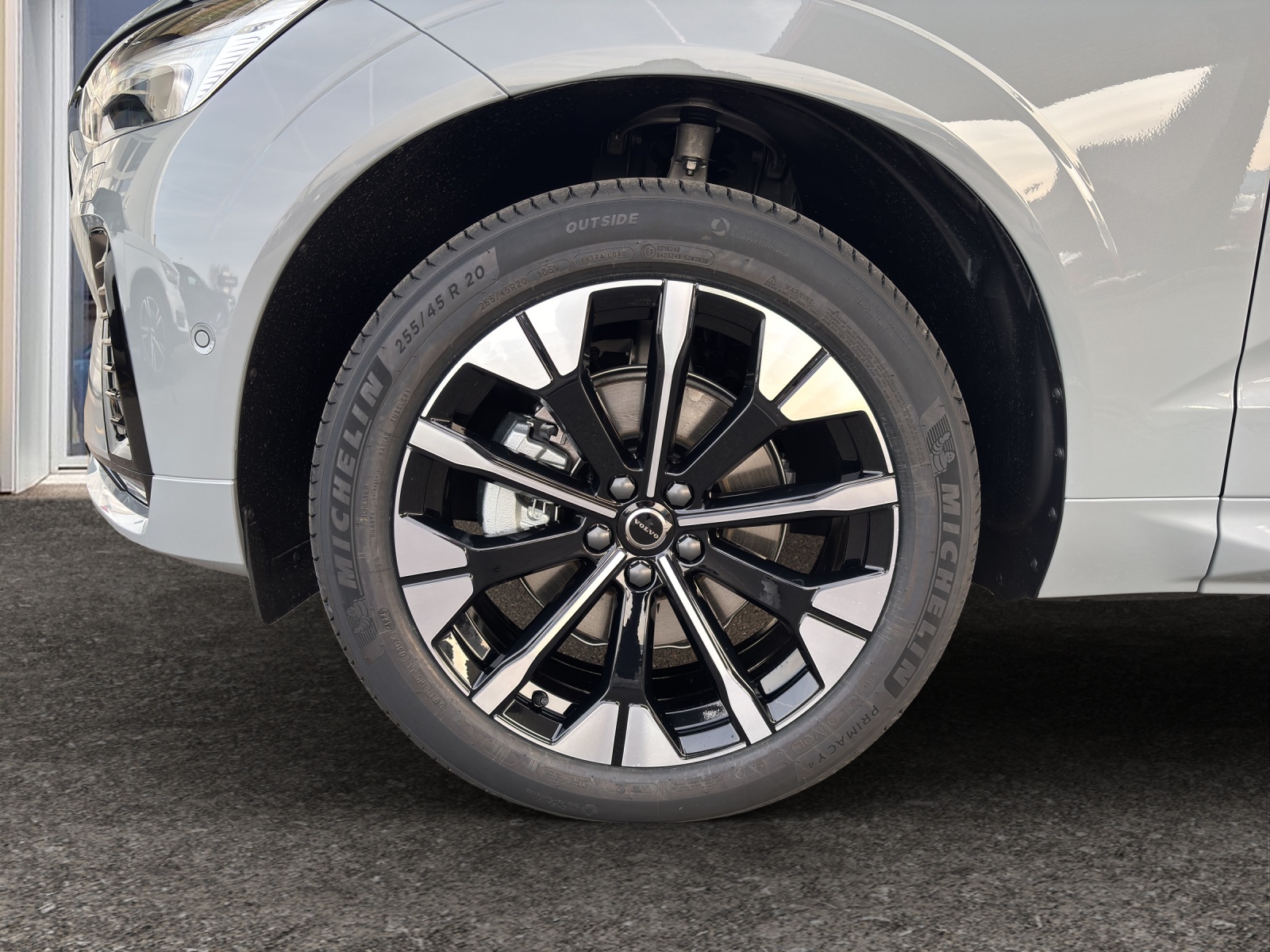 VOLVO XC60 2.0 B5 MH Ultra Dark AWD-image-16