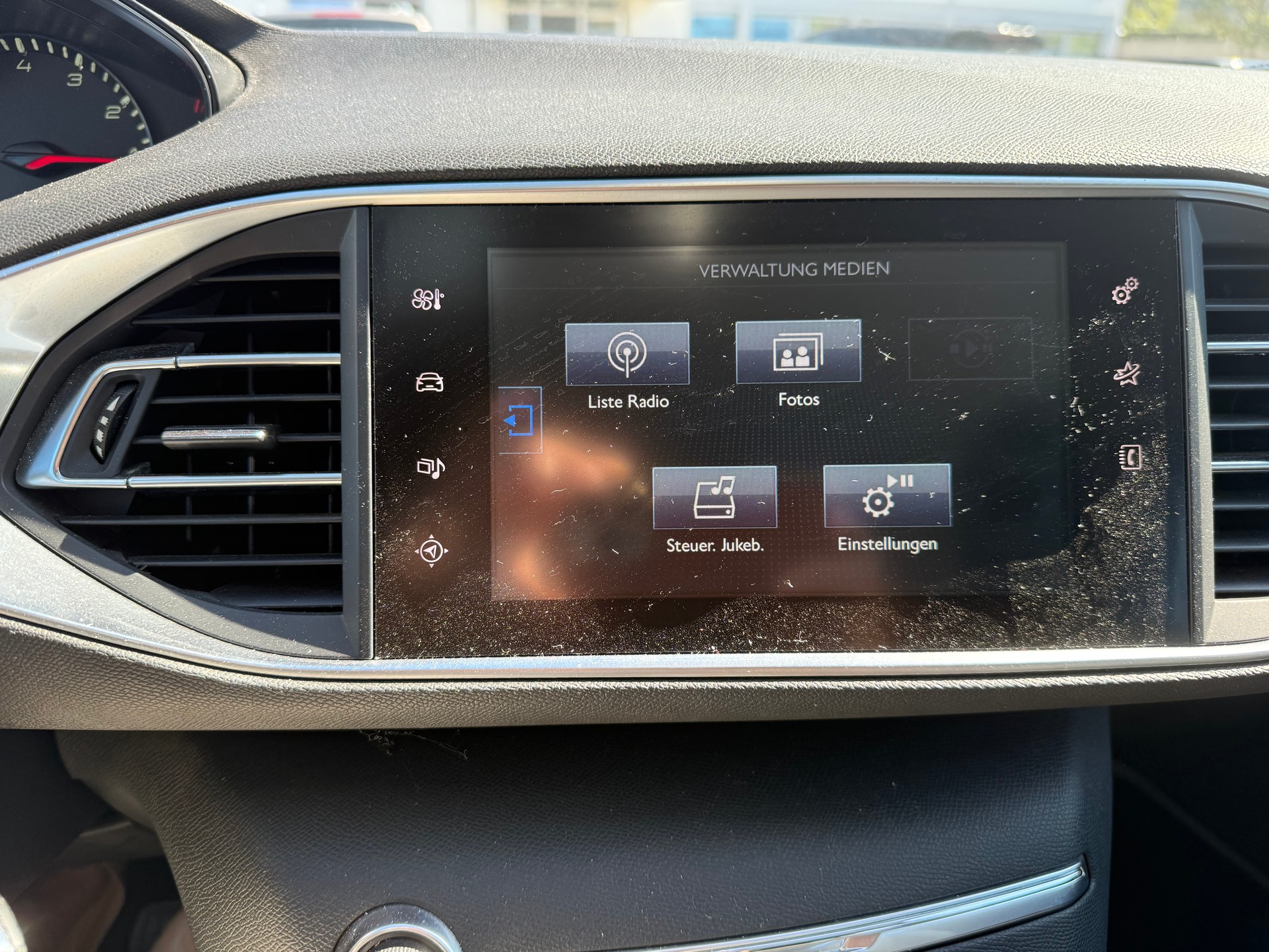 PEUGEOT 308 1.2 THP Allure-image-7