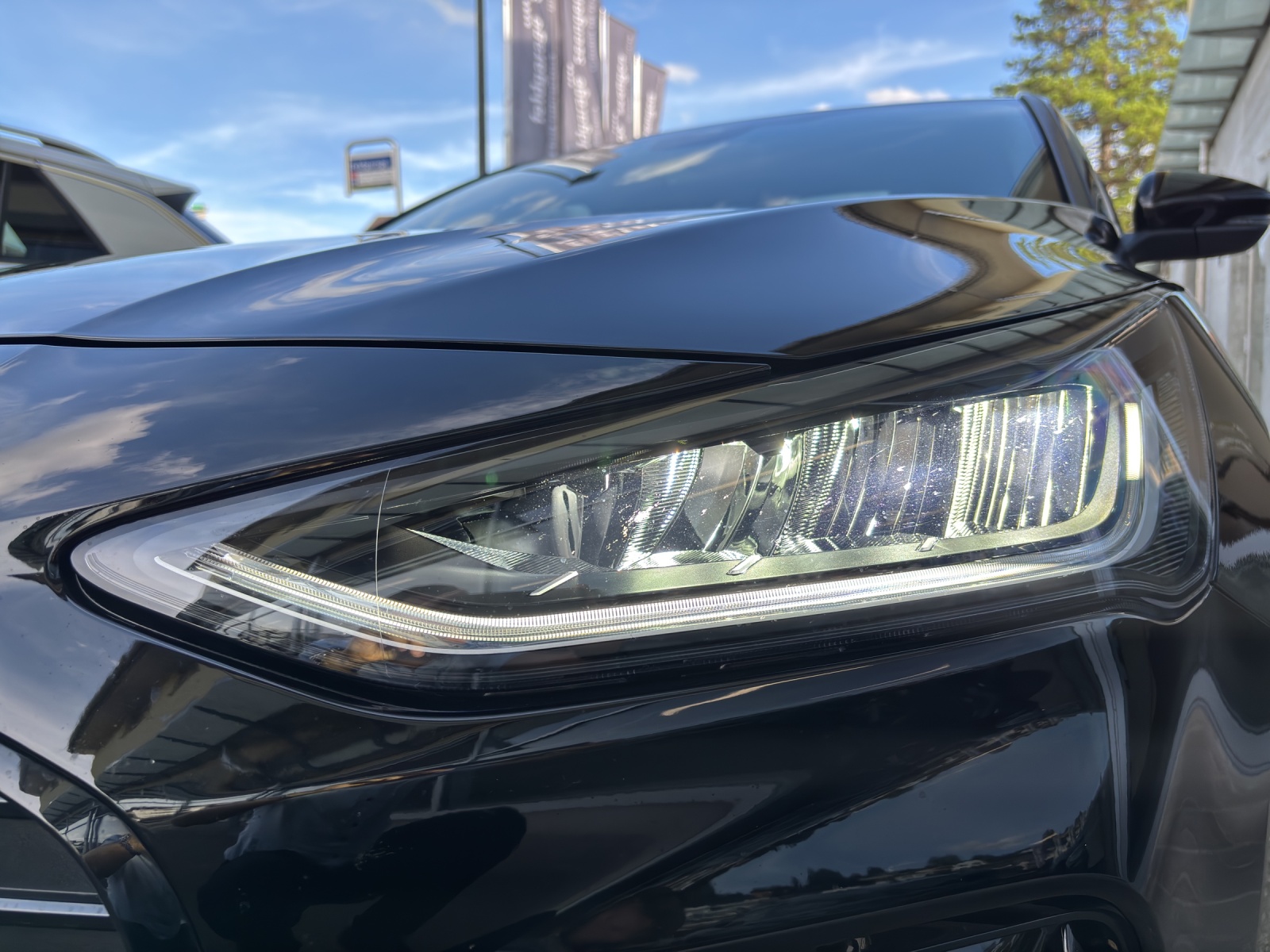 FORD Focus 1.0 MHEV ST-Line X Automat mit Rückfahrkamera, Head-Up Display & Side-Assist-image-9