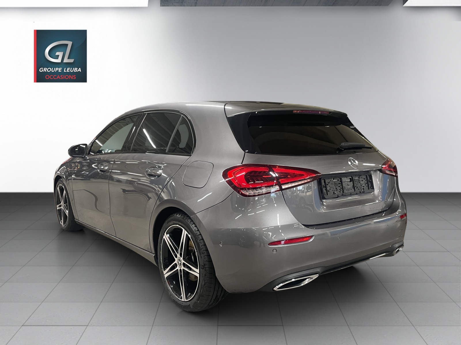 MERCEDES-BENZ A 180 Night Star 7G-DCT-showroom-element-3