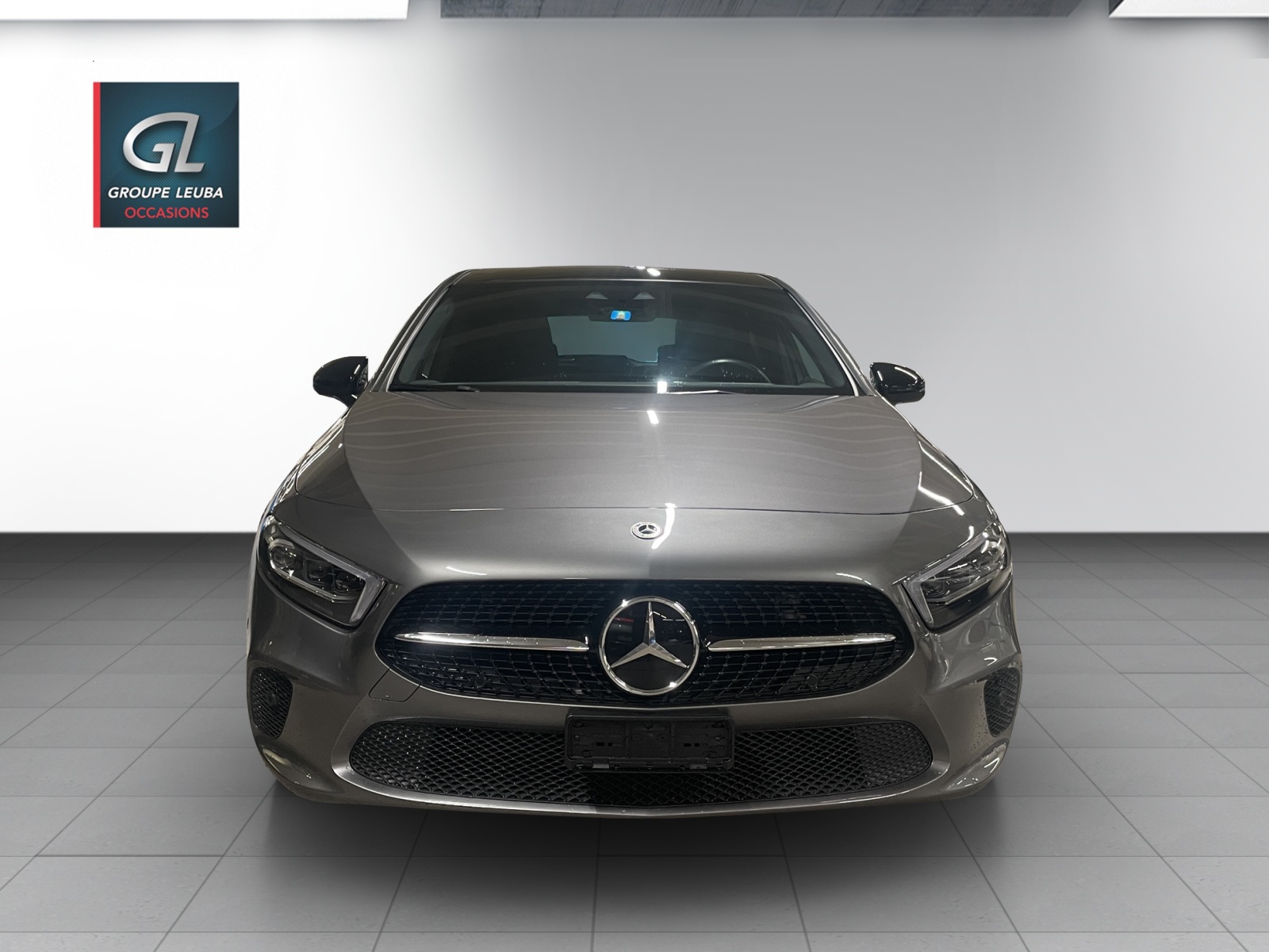 MERCEDES-BENZ A 180 Night Star 7G-DCT-showroom-element-1