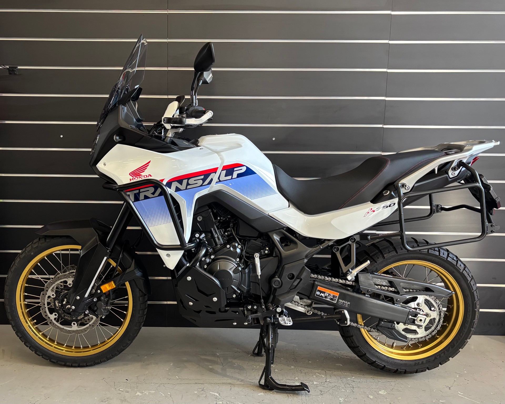 HONDA XL 750 Transalp-image-1