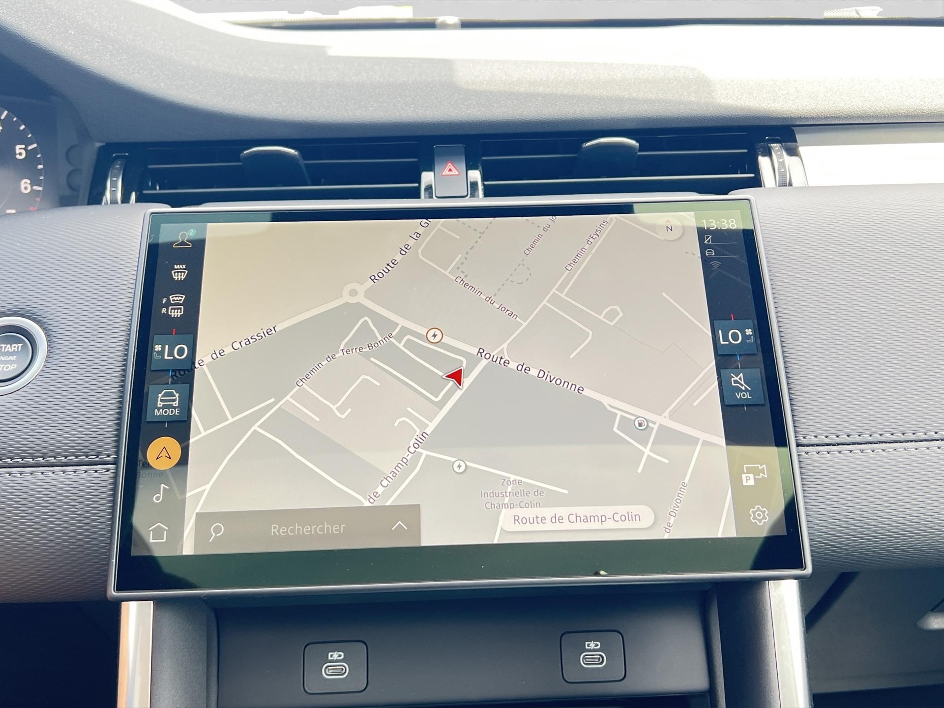 LAND ROVER Discovery Sport 1.5 T 270e Dynamic SE-image-5