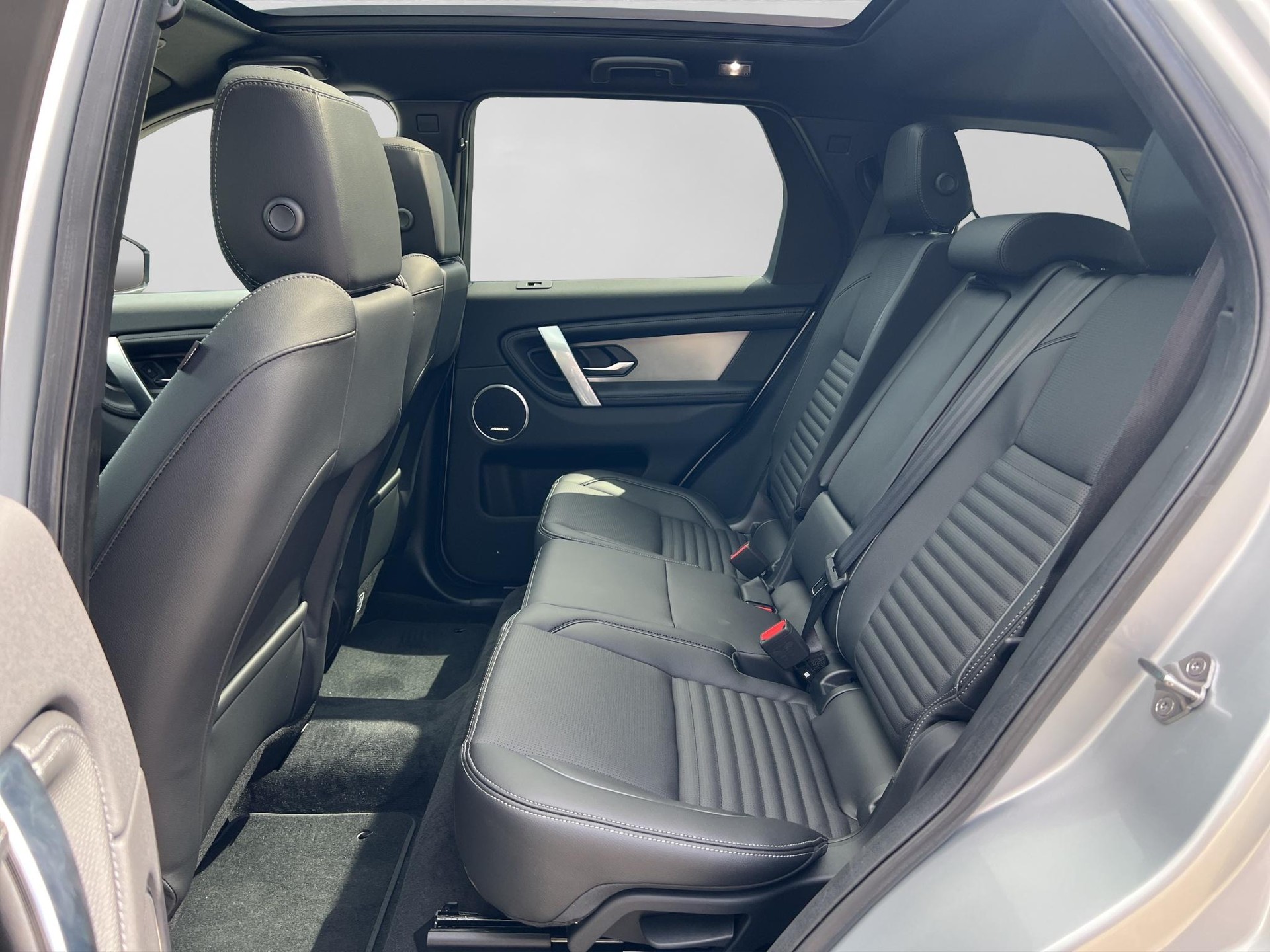 LAND ROVER Discovery Sport 1.5 T 270e Dynamic SE-image-7