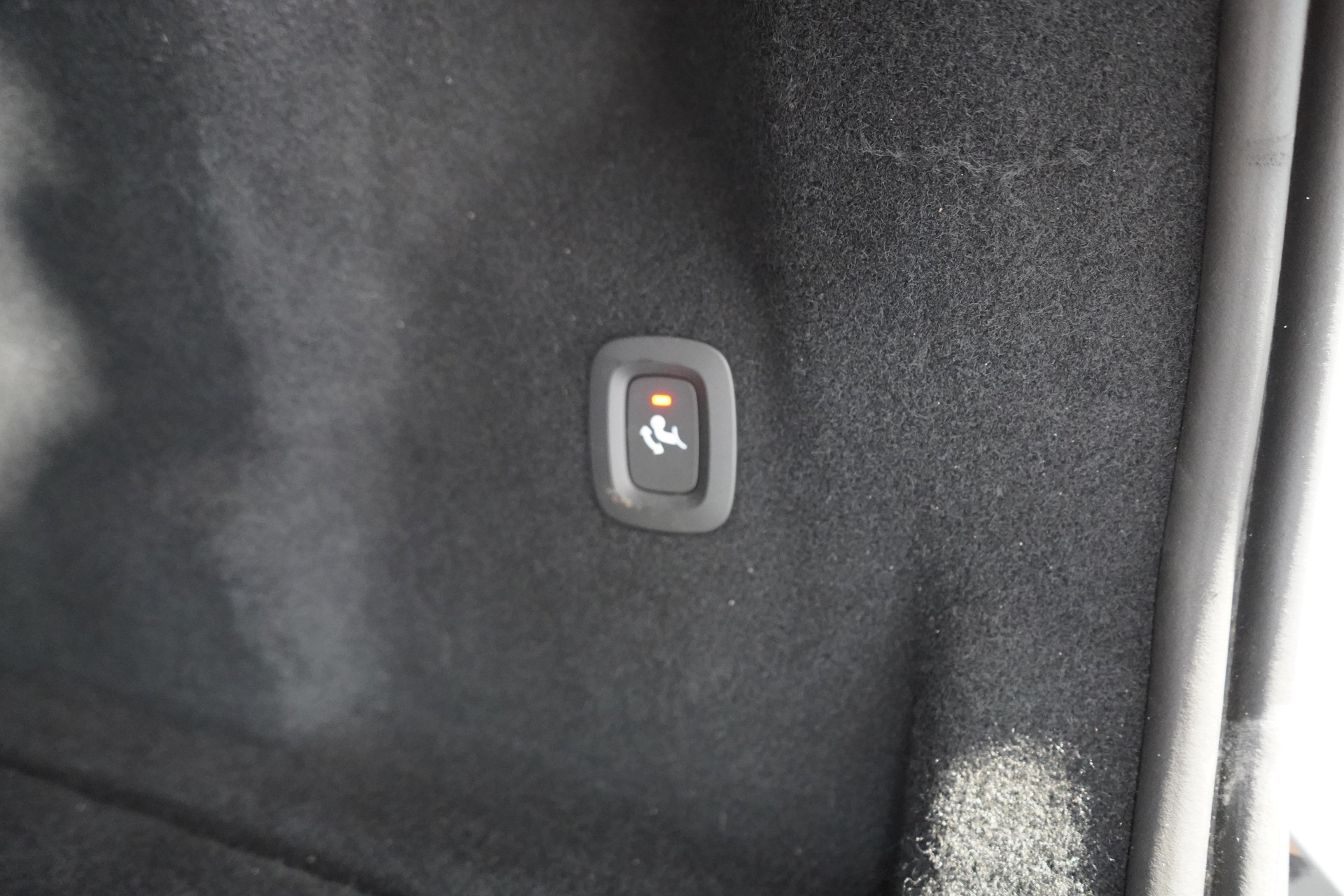 VOLVO XC60 2.0 B5 MH Ultra Black Edition AWD-image-19