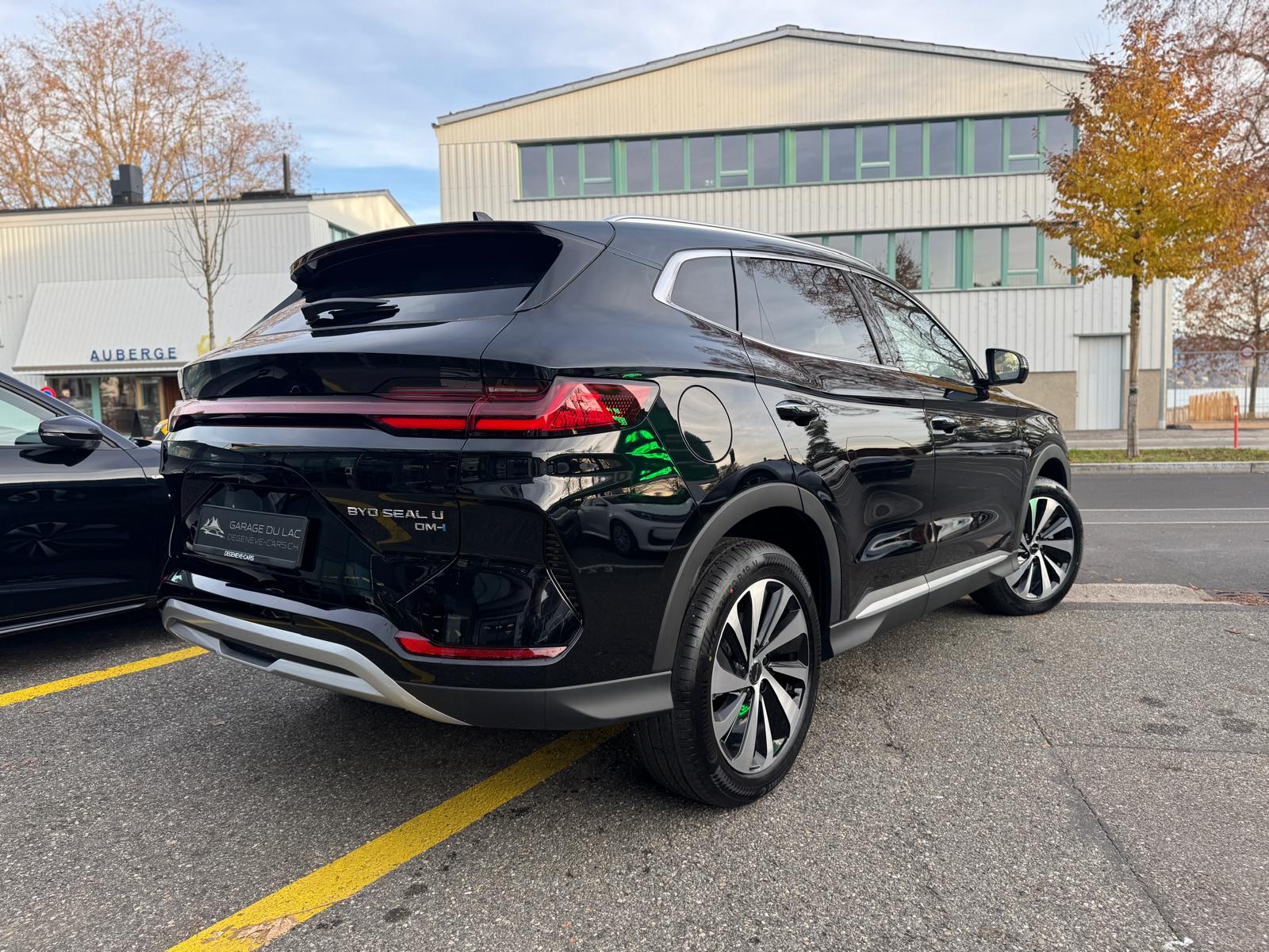 BYD Seal U DM-i Design AWD-showroom-element-3