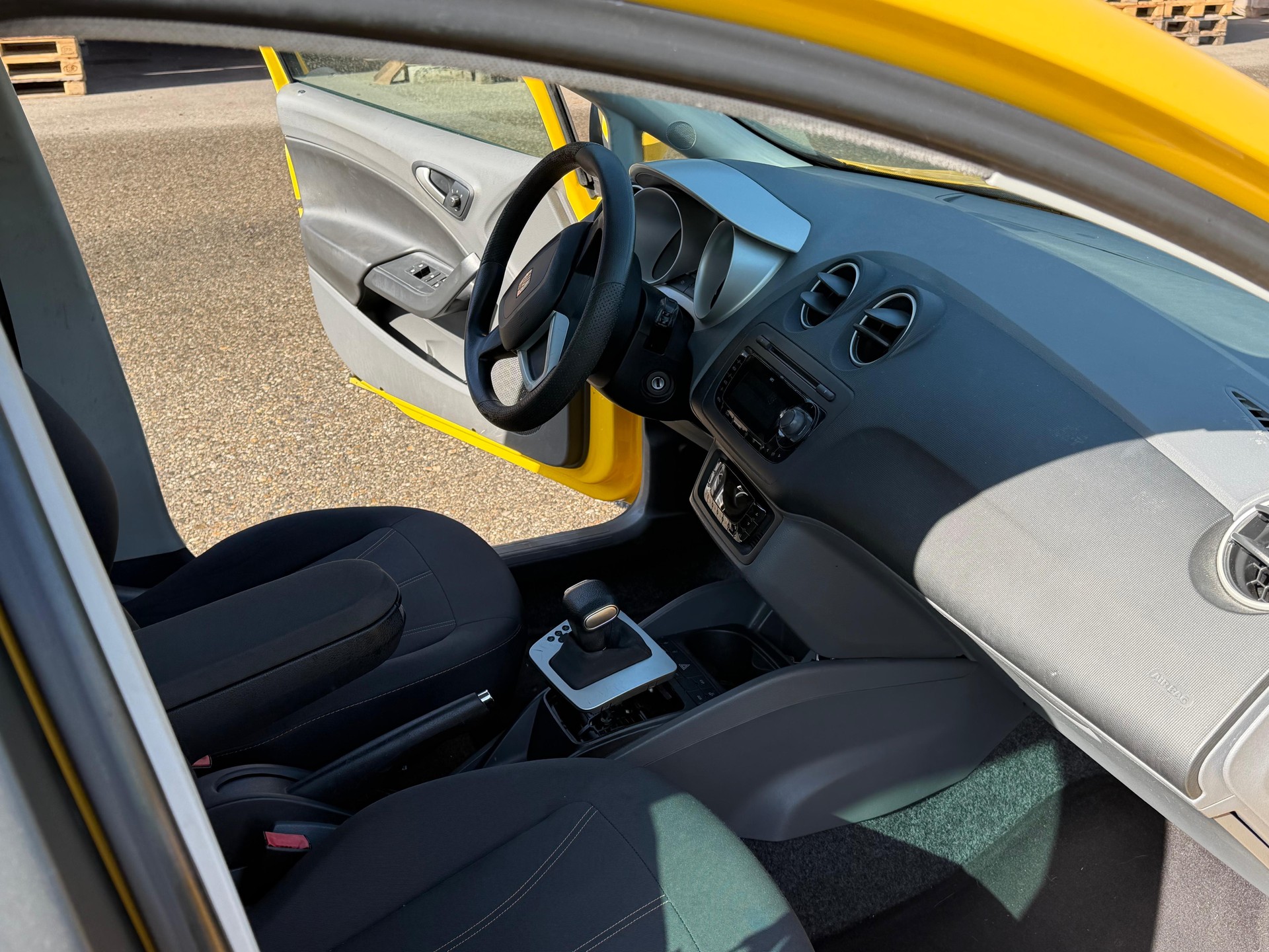 SEAT Ibiza 1.6 Style DSG-image-6
