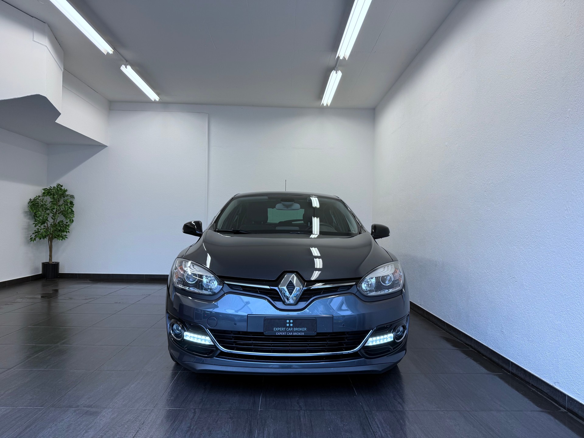 RENAULT Mégane 1.2 16V Turbo Bose EDC-showroom-element-3
