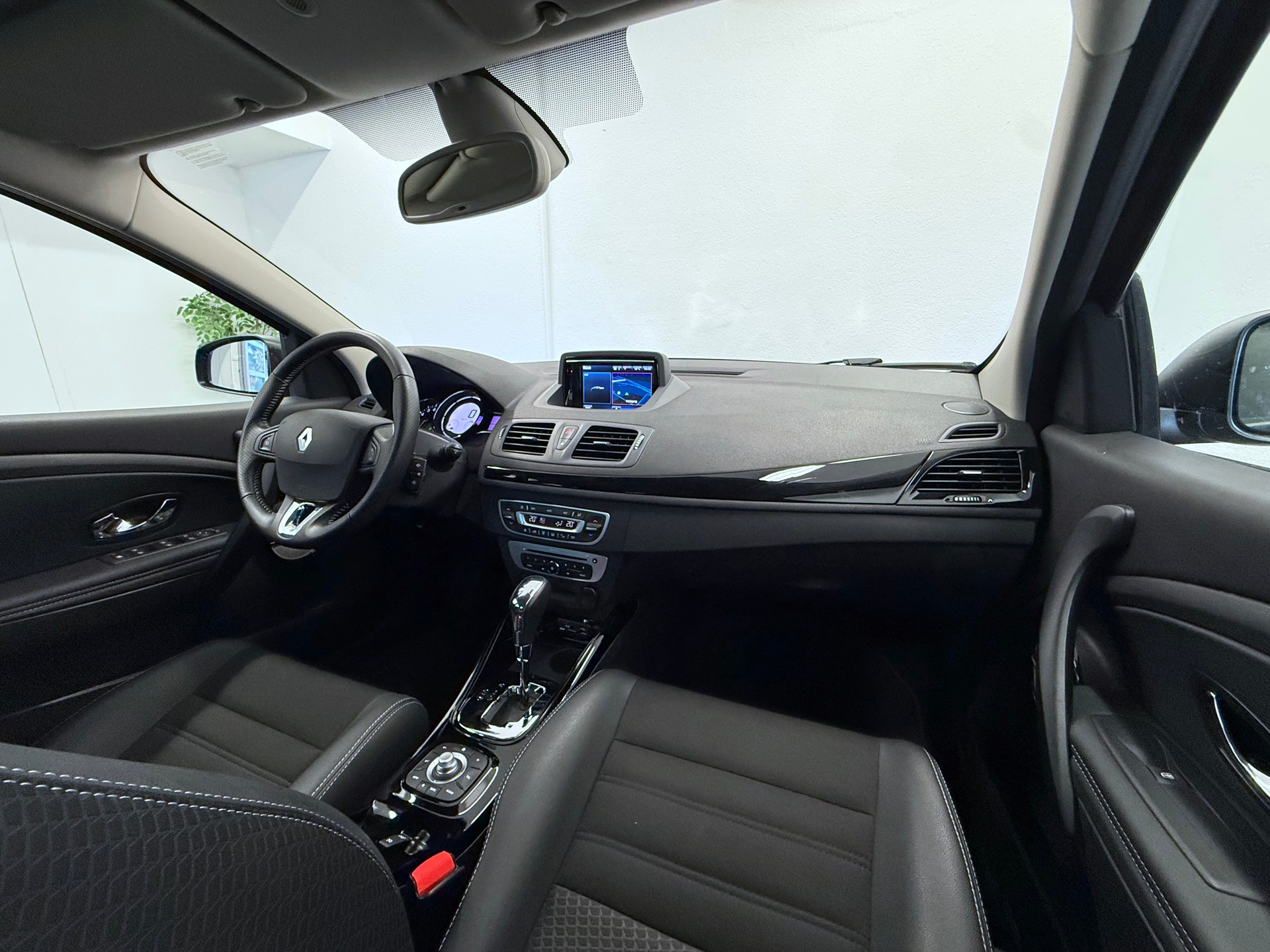 RENAULT Mégane 1.2 16V Turbo Bose EDC-image-18