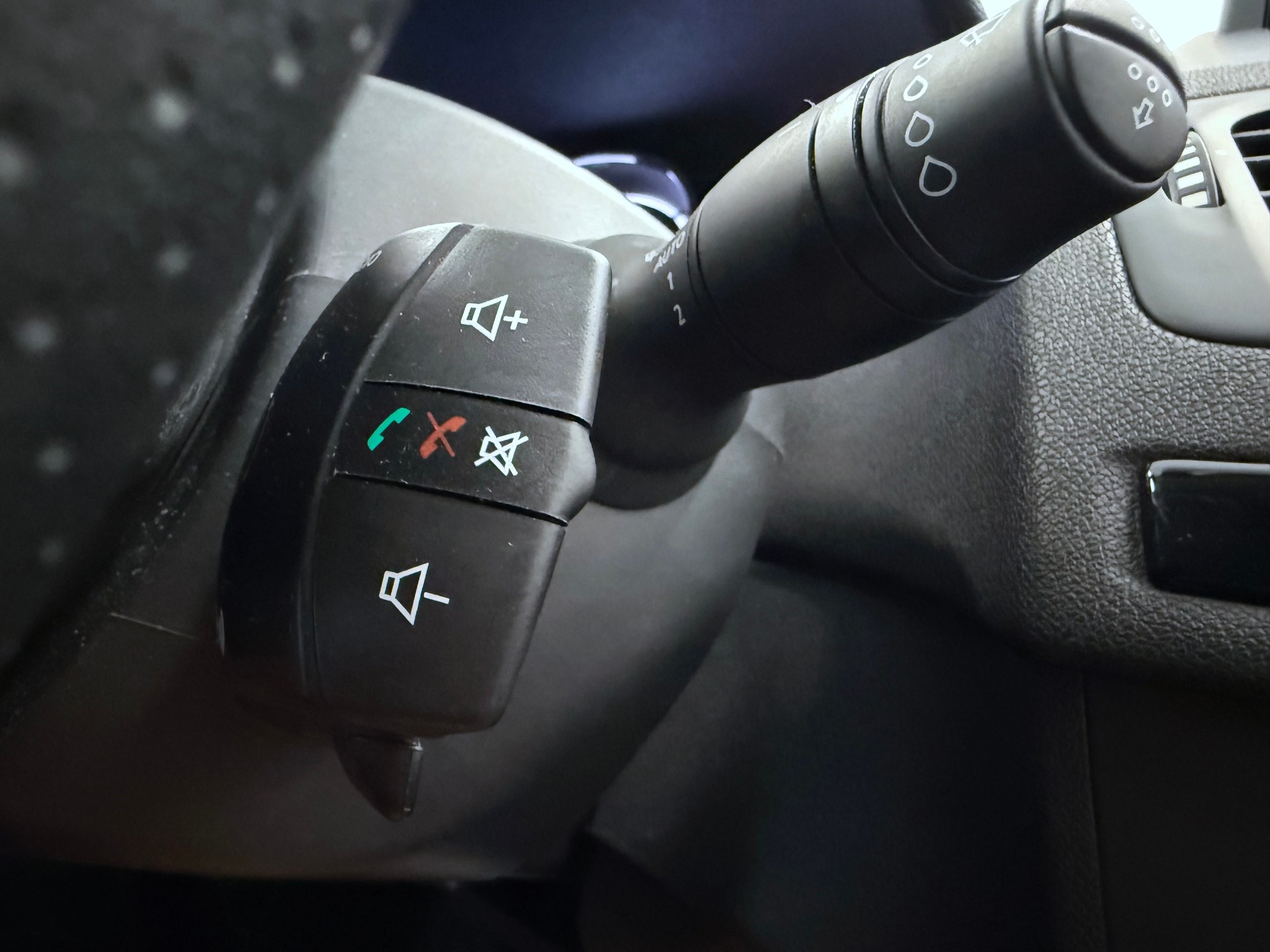 RENAULT Mégane 1.2 16V Turbo Bose EDC-image-26